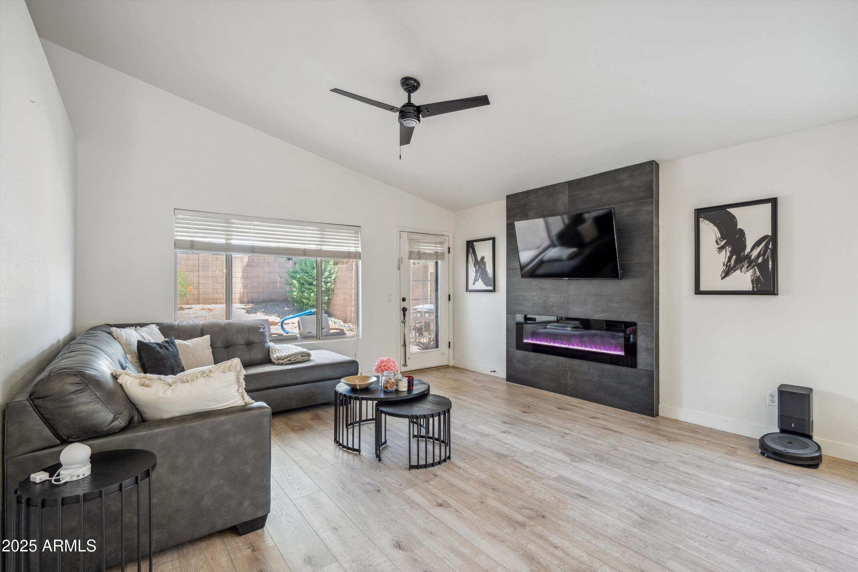 4440 E TETHER Trail