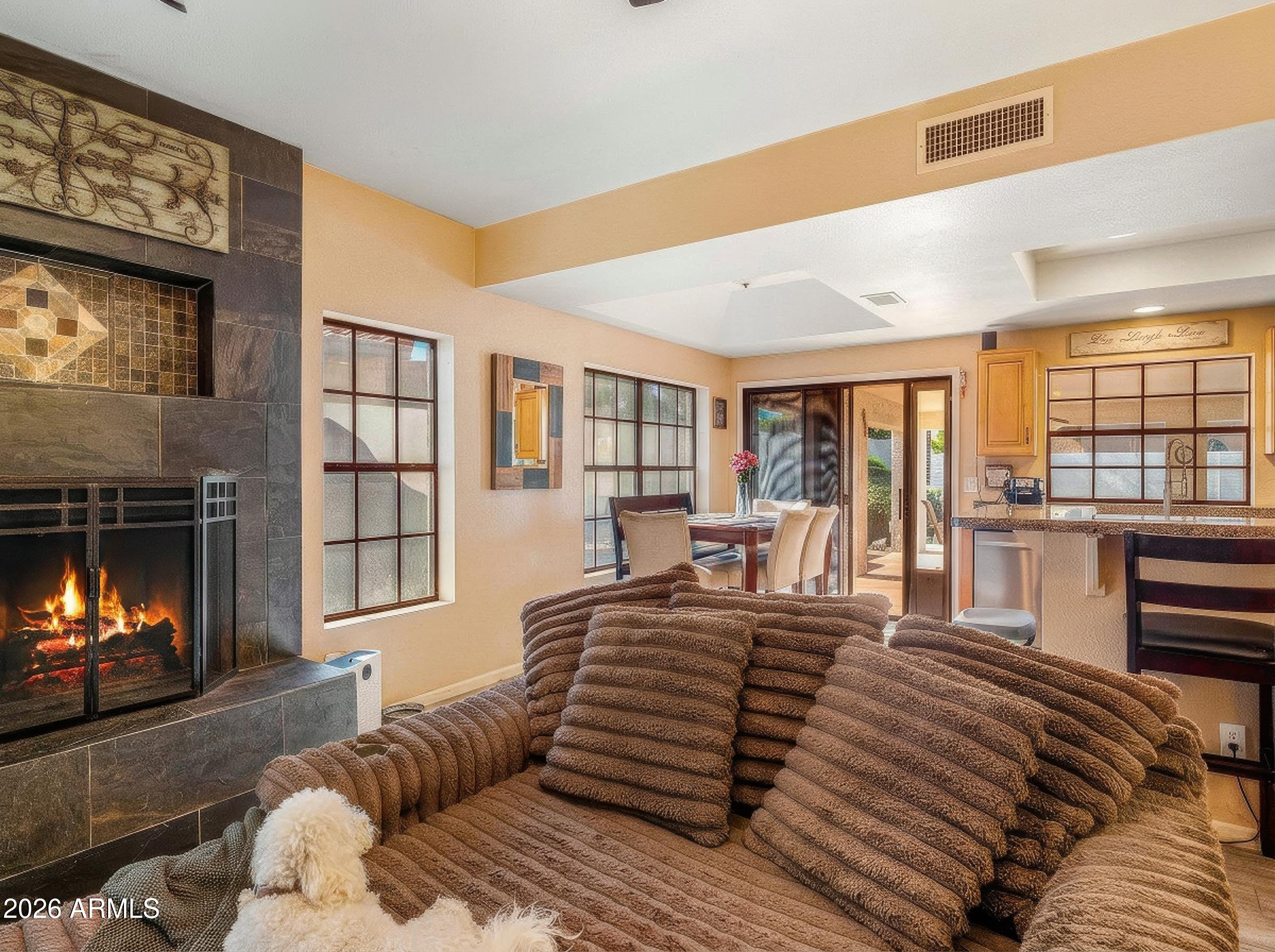 6133 E SADDLEBACK Street