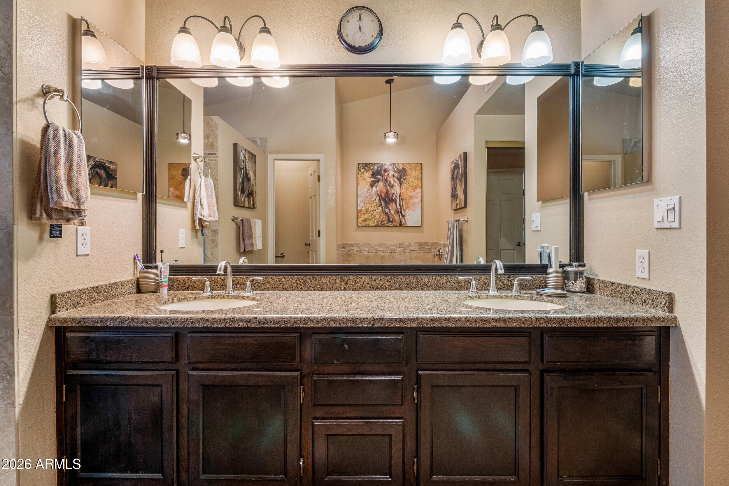 6133 E SADDLEBACK Street