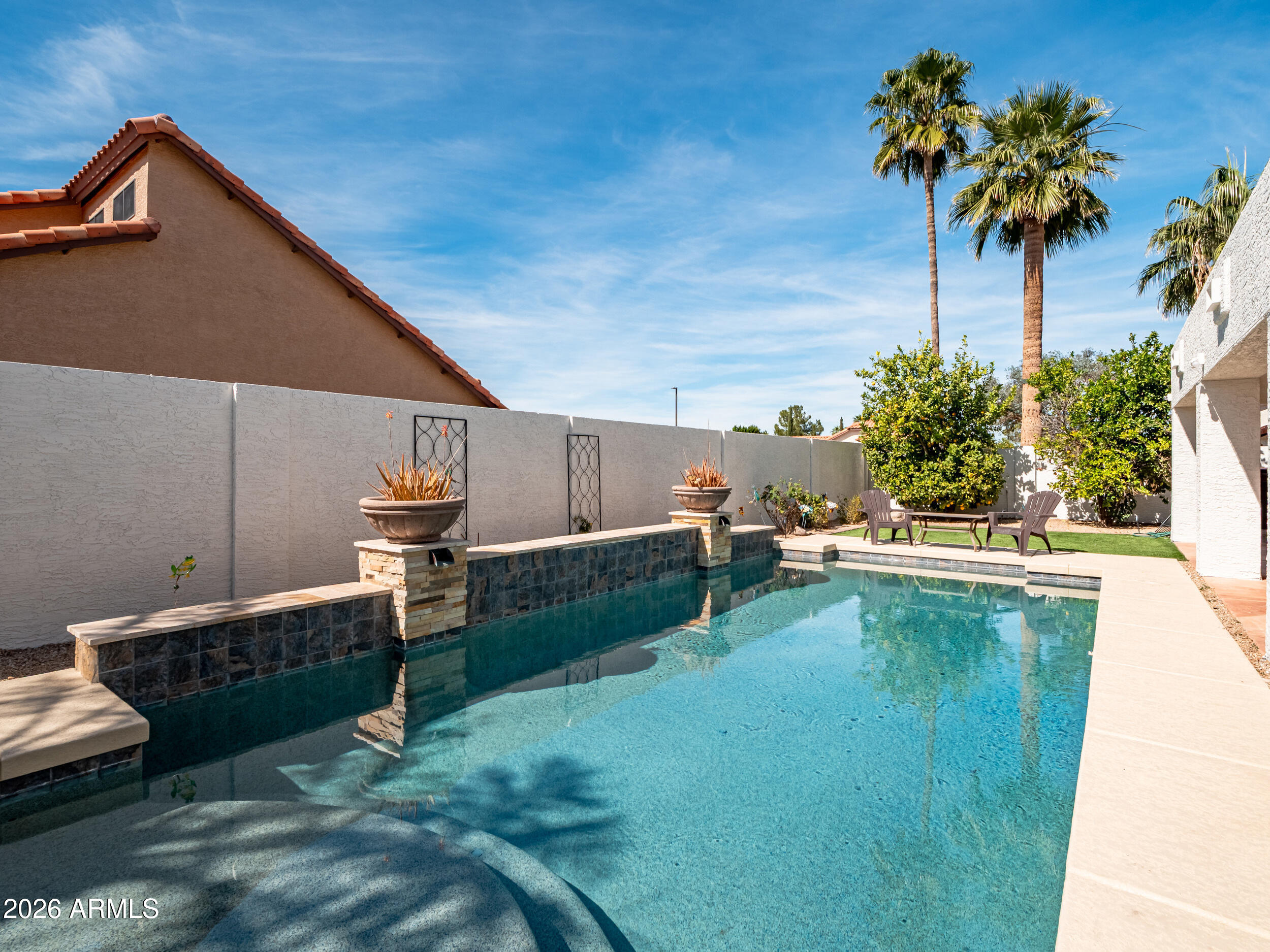 6133 E SADDLEBACK Street