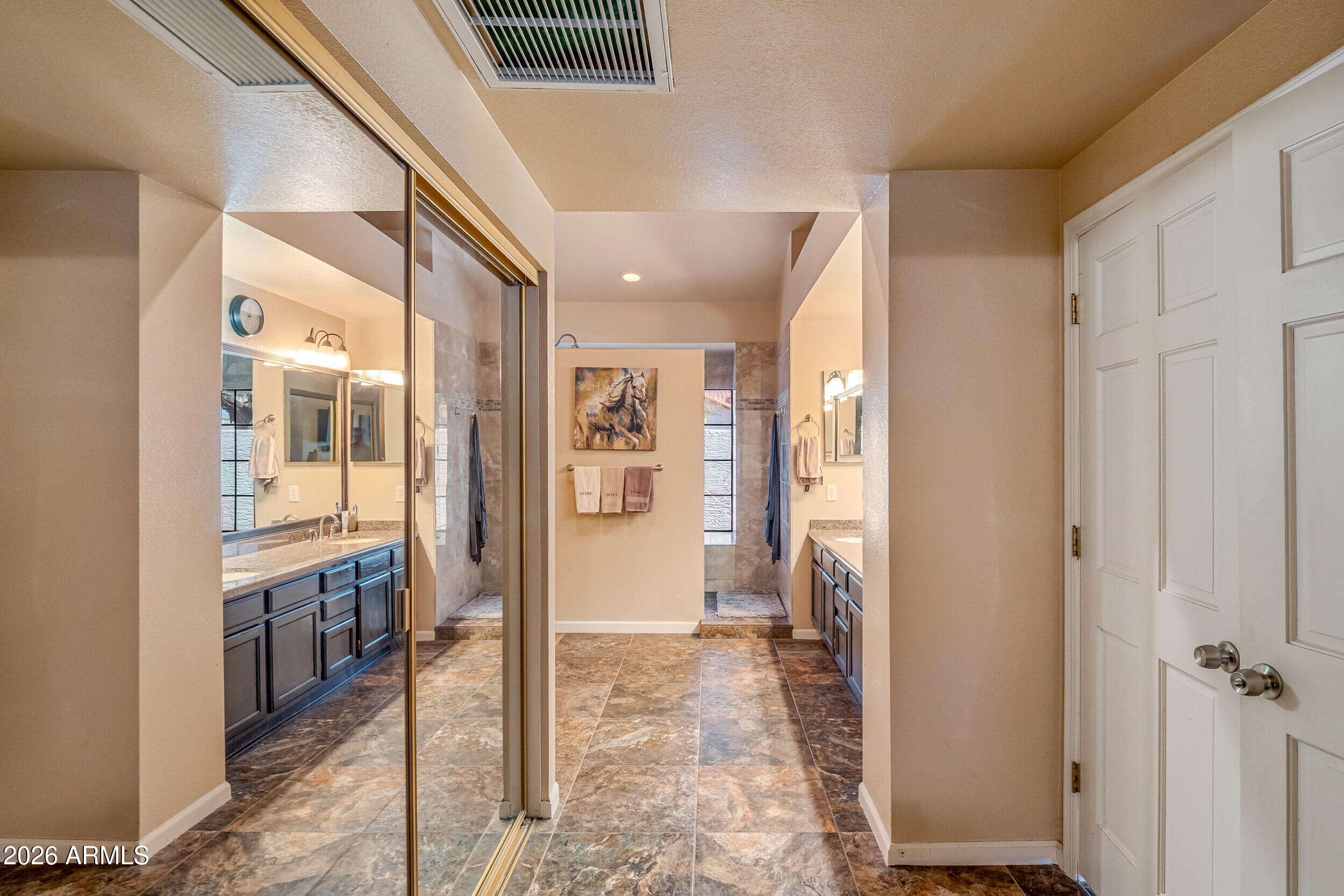 6133 E SADDLEBACK Street