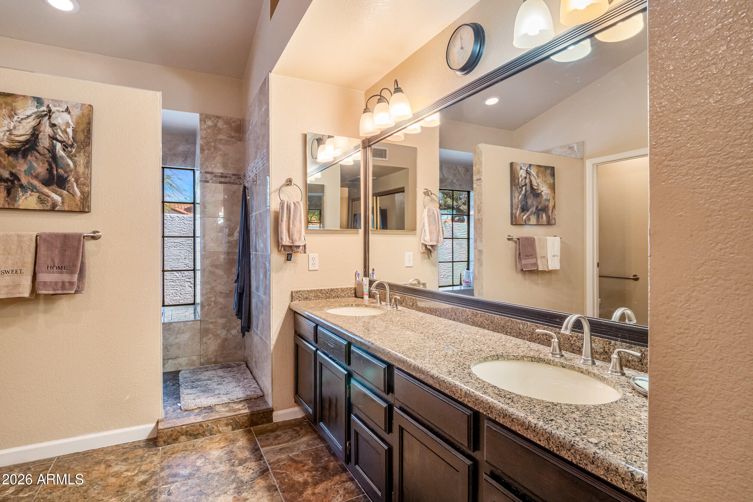 6133 E SADDLEBACK Street