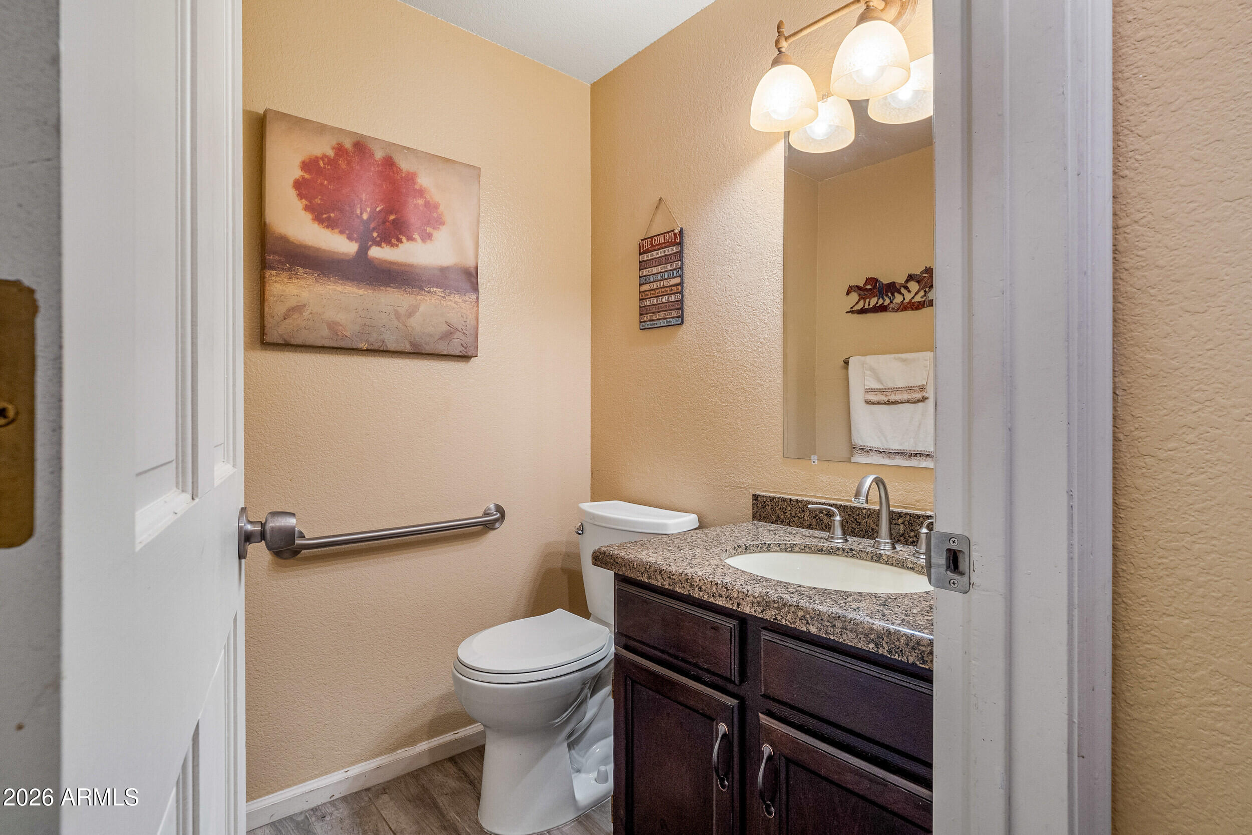 6133 E SADDLEBACK Street