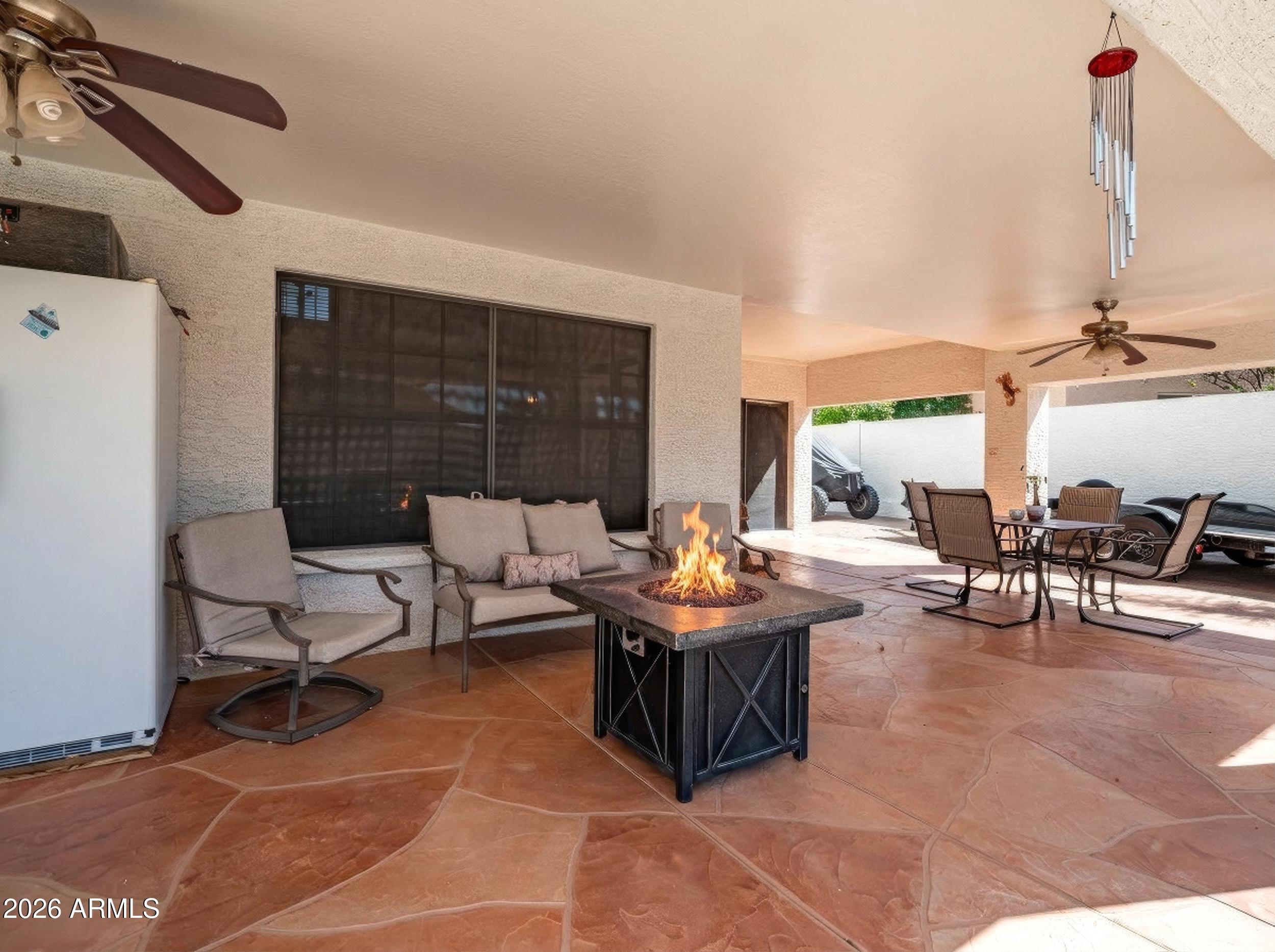 6133 E SADDLEBACK Street