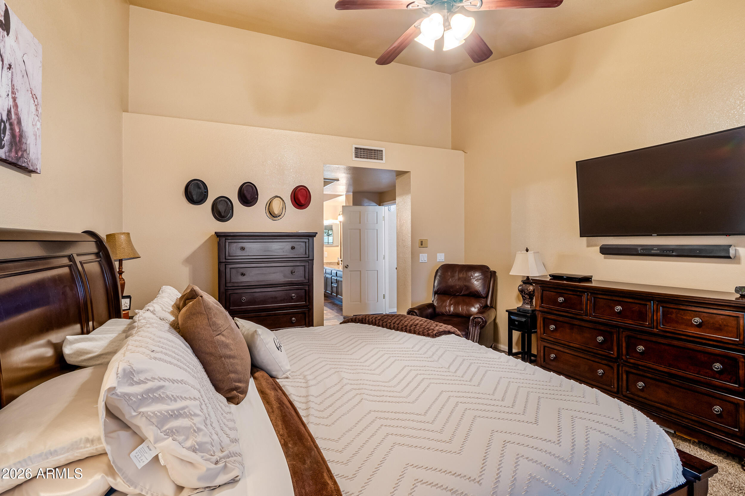 6133 E SADDLEBACK Street