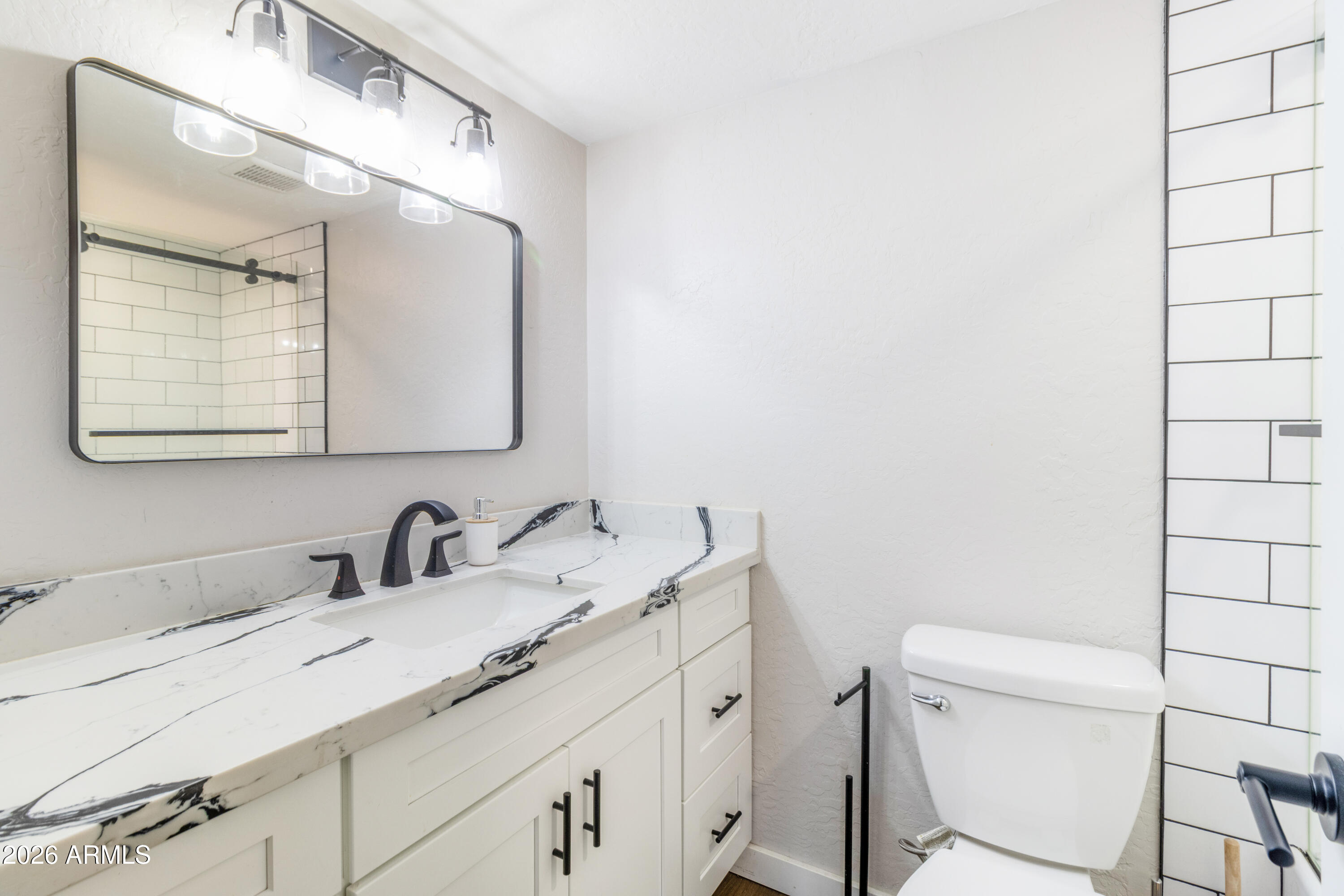 1449 E HIGHLAND Avenue 25