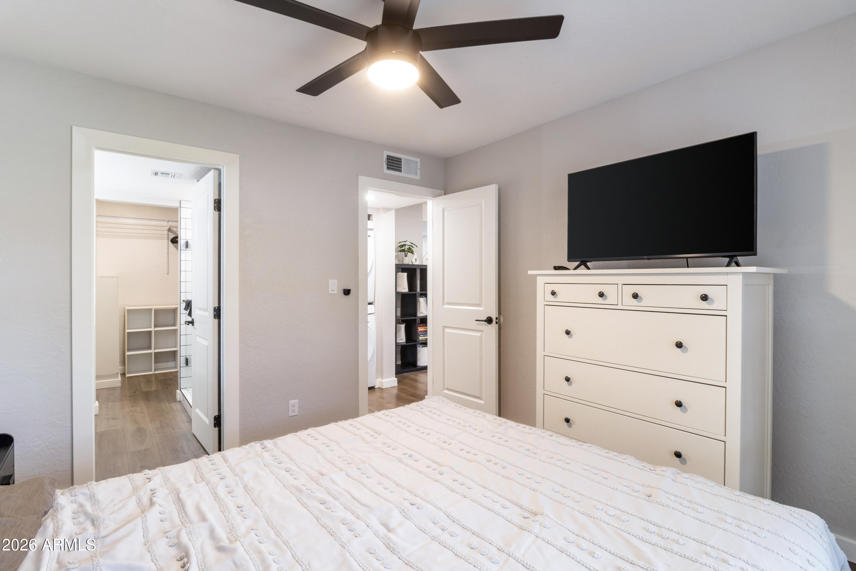 1449 E HIGHLAND Avenue 25