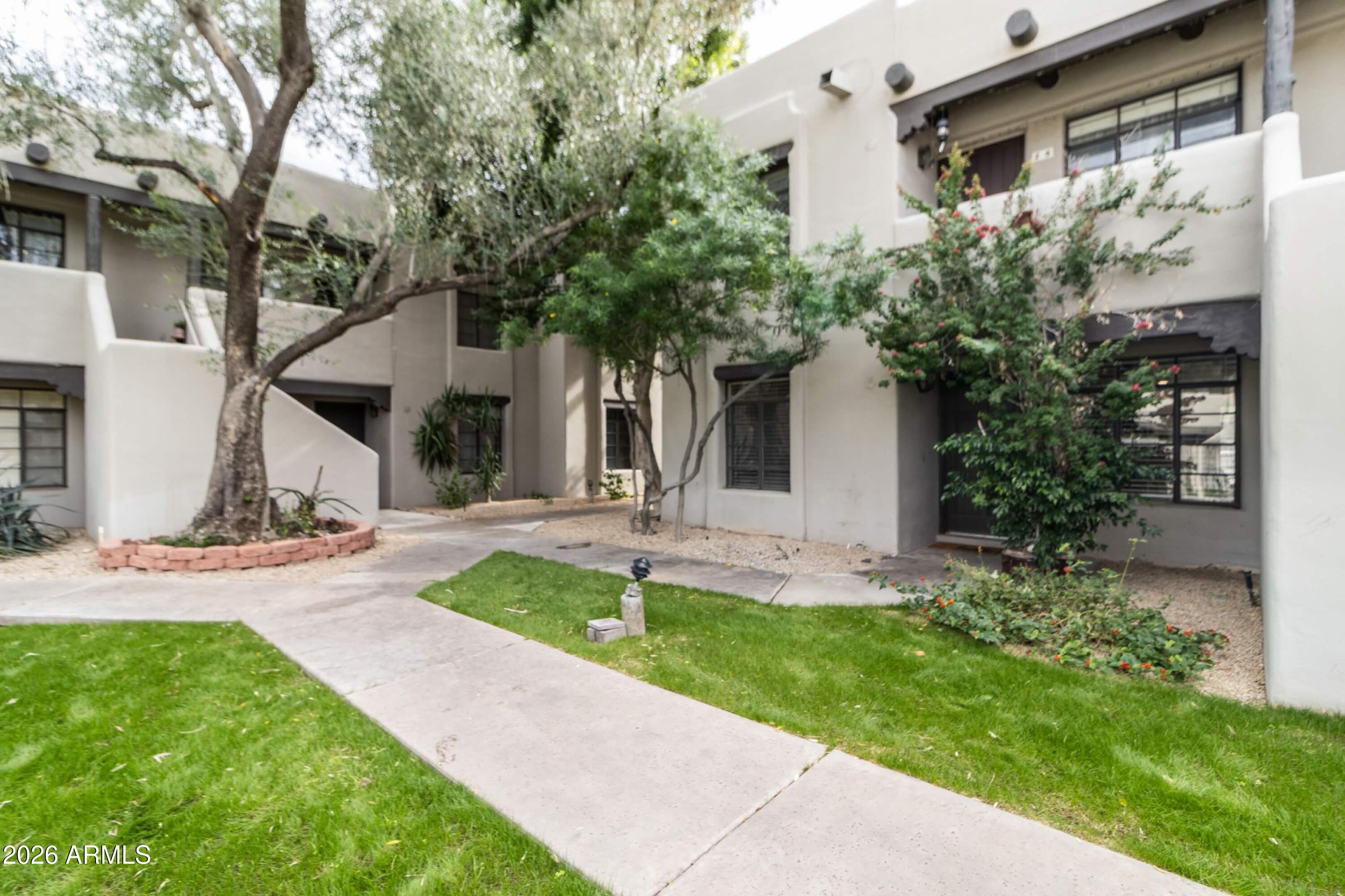 1449 E HIGHLAND Avenue 25