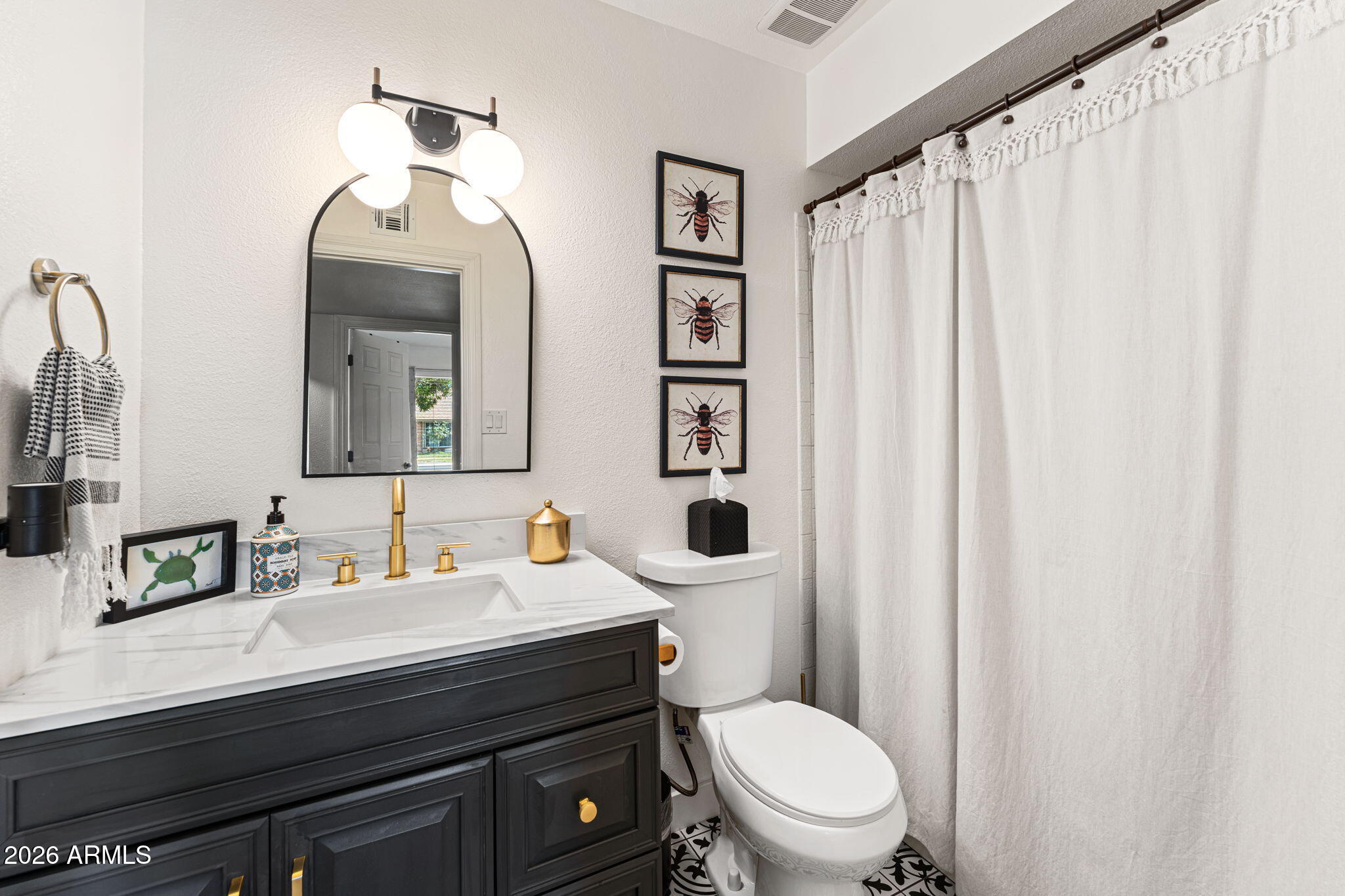 2021 S SAGUARO Circle