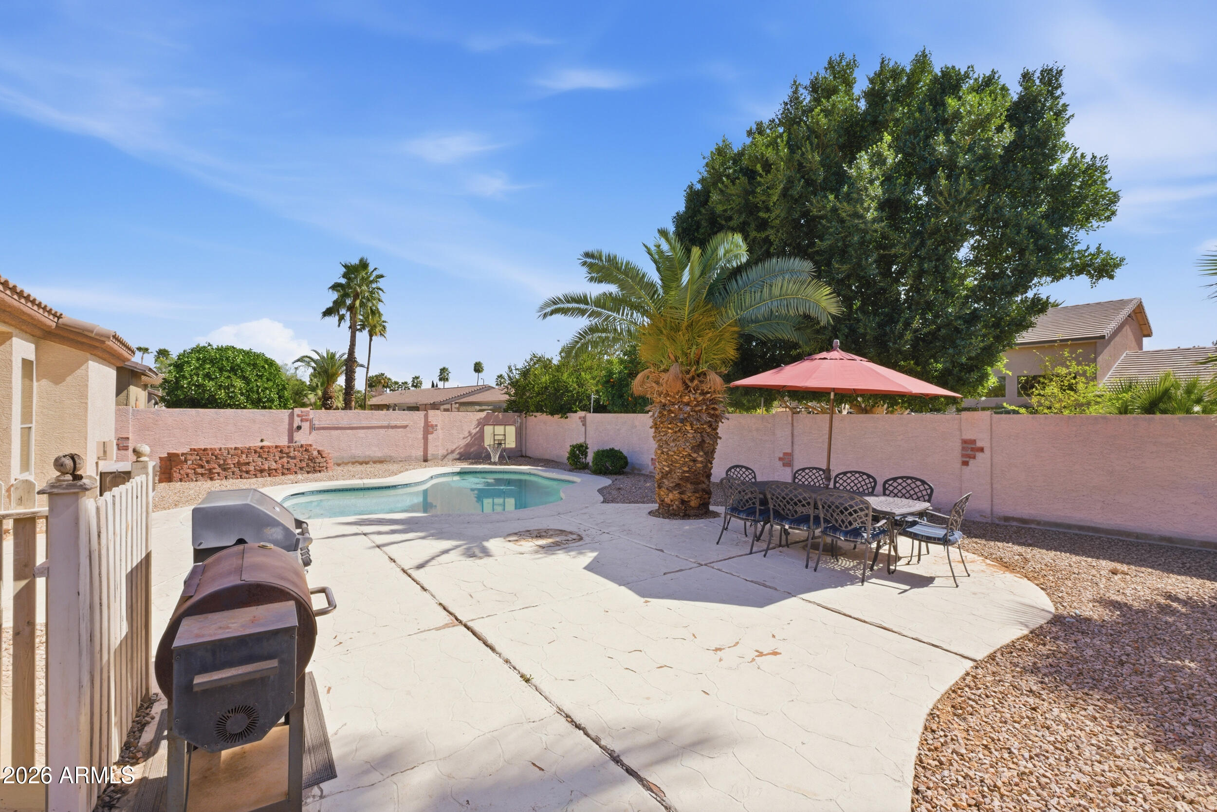 1645 E ORANGEWOOD Street