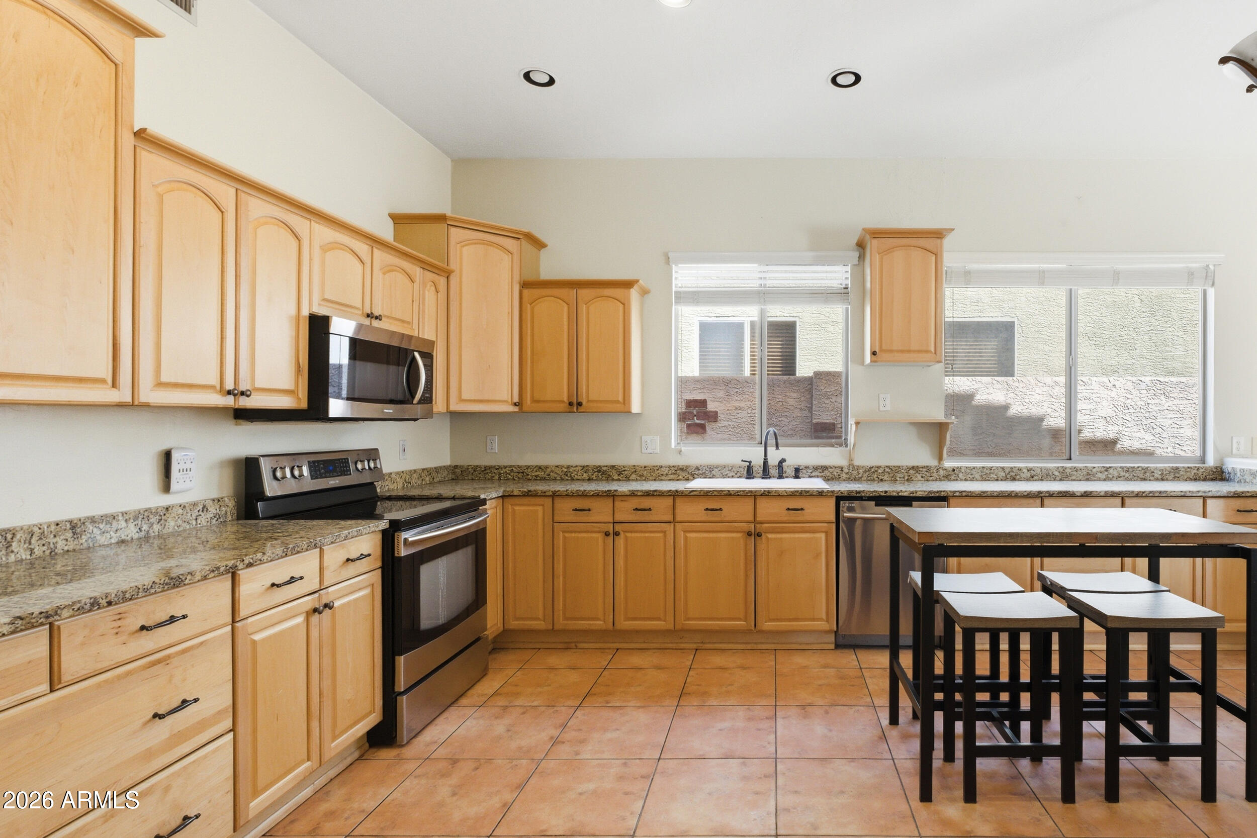 1645 E ORANGEWOOD Street