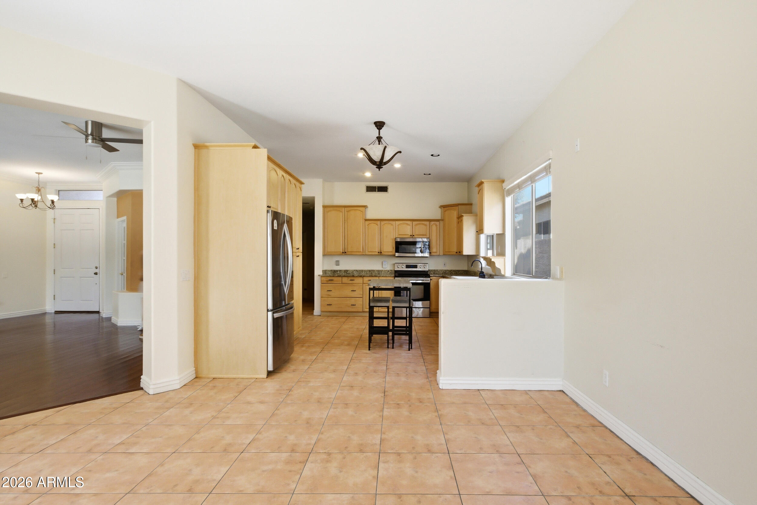 1645 E ORANGEWOOD Street