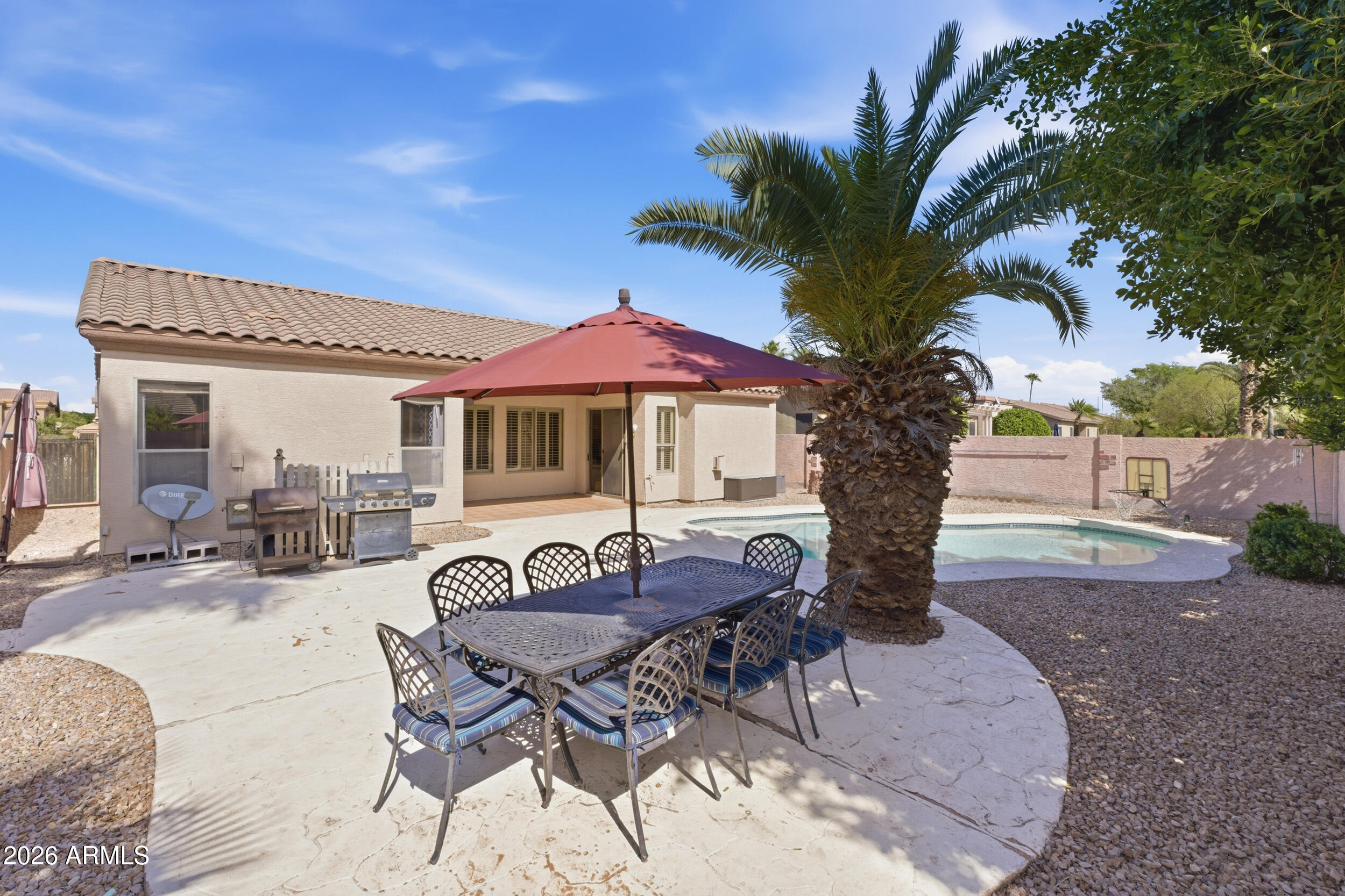 1645 E ORANGEWOOD Street