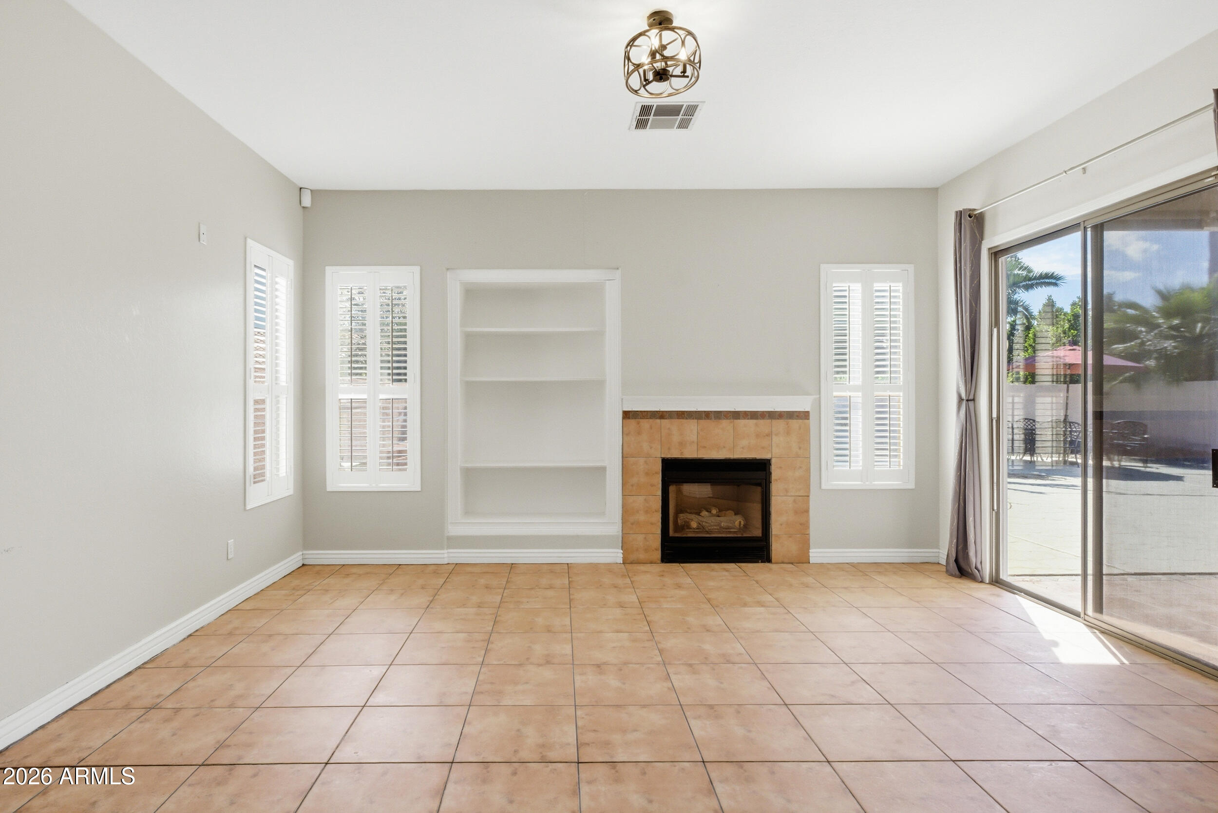 1645 E ORANGEWOOD Street