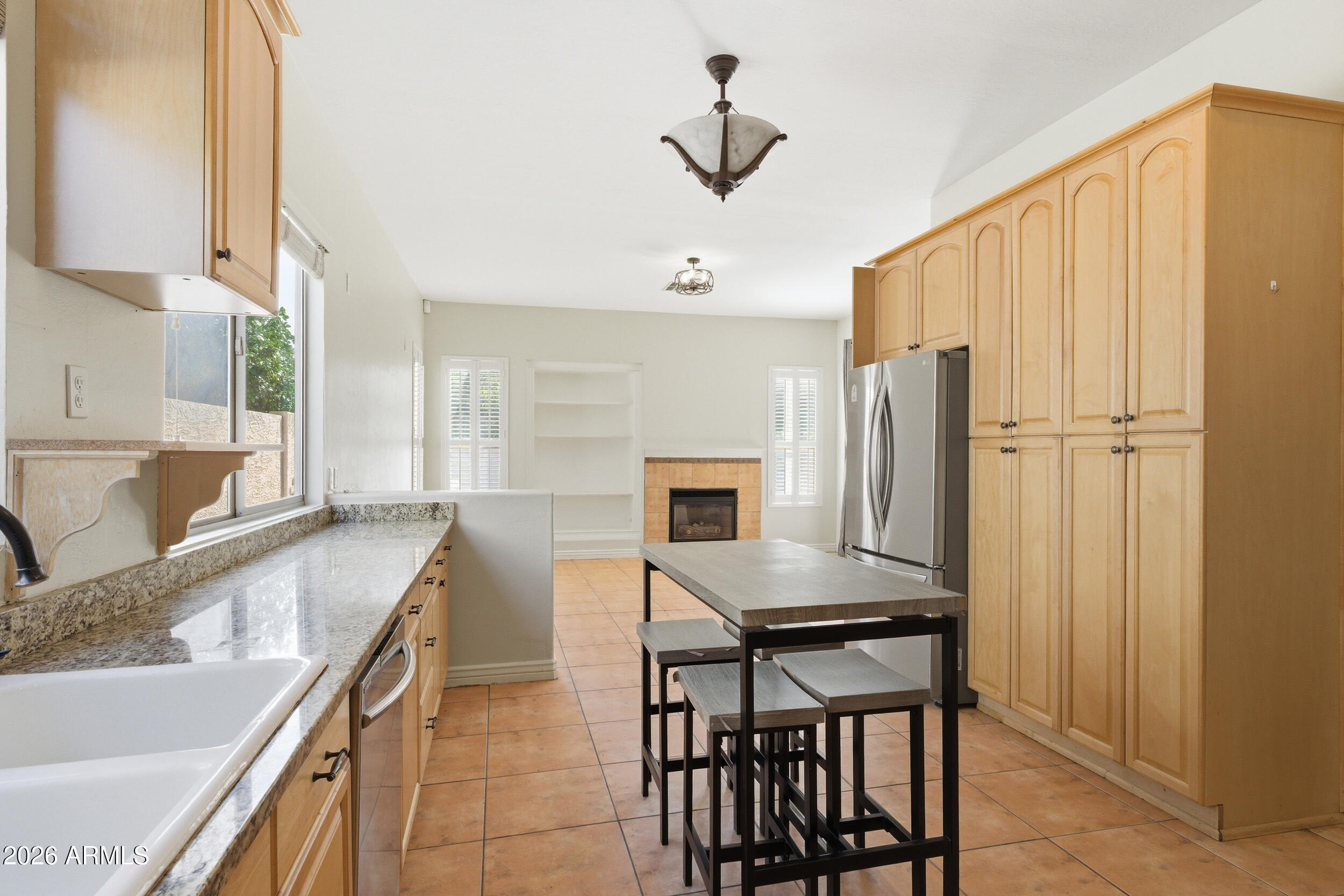 1645 E ORANGEWOOD Street