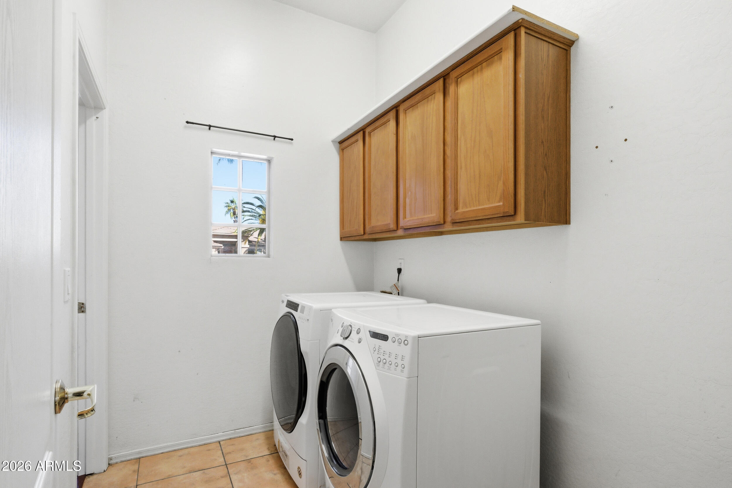 1645 E ORANGEWOOD Street