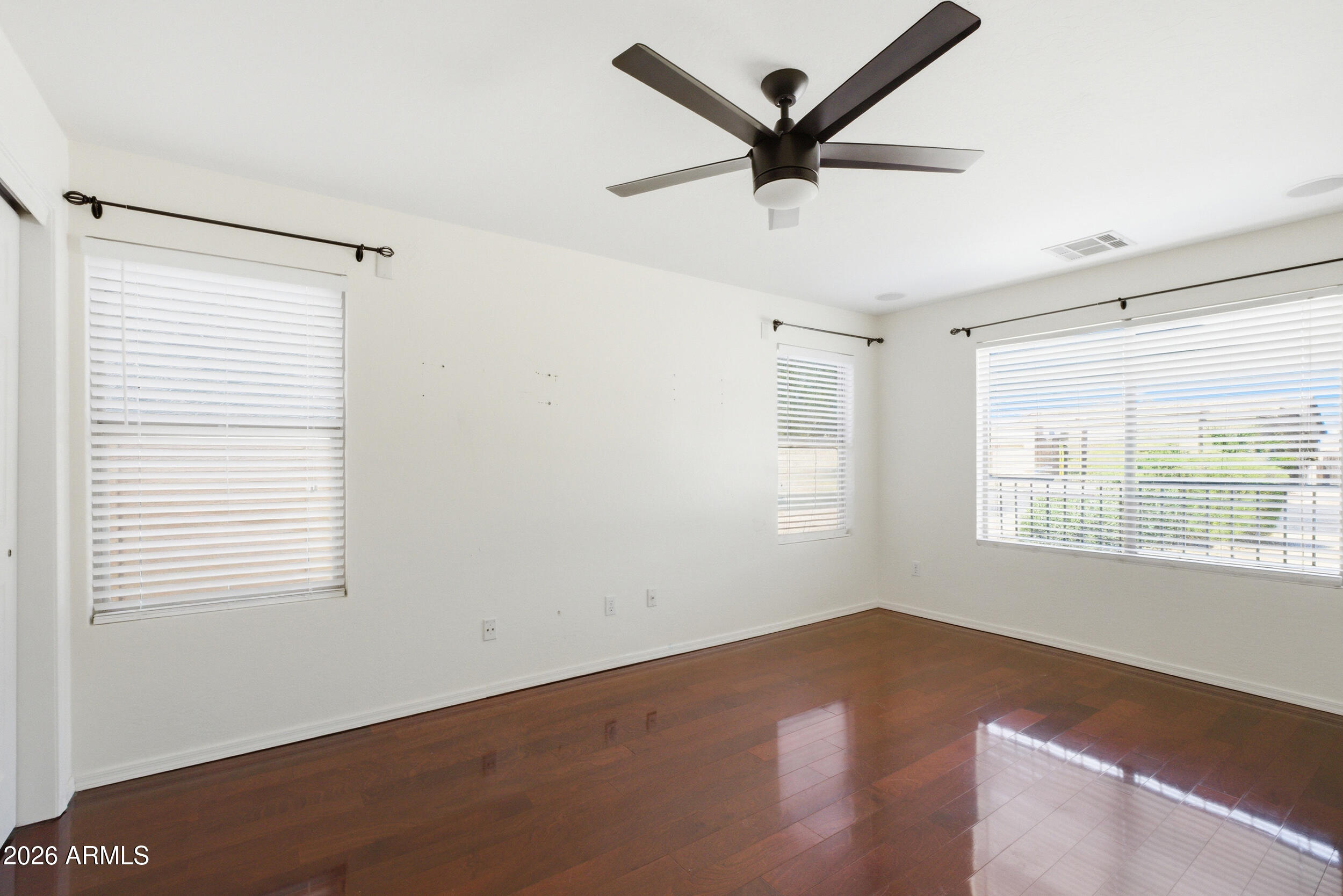 1645 E ORANGEWOOD Street