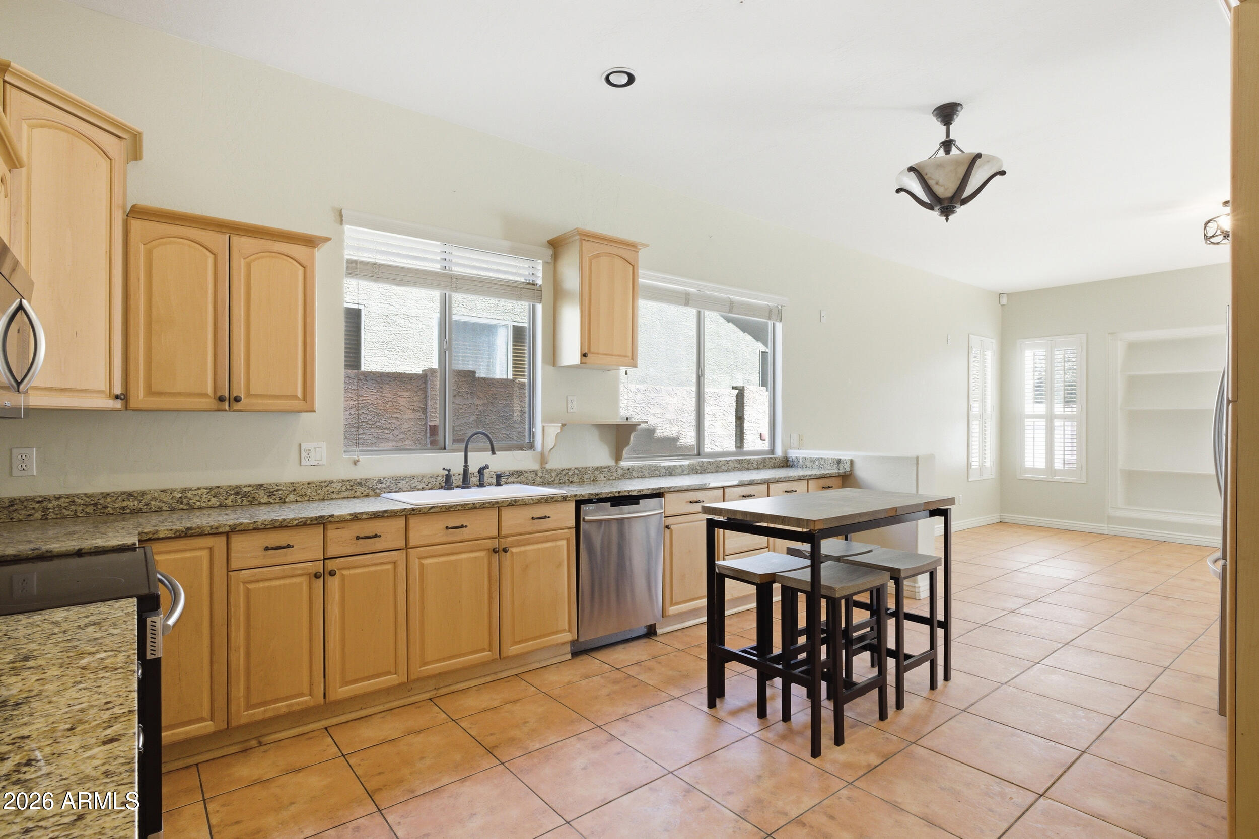 1645 E ORANGEWOOD Street