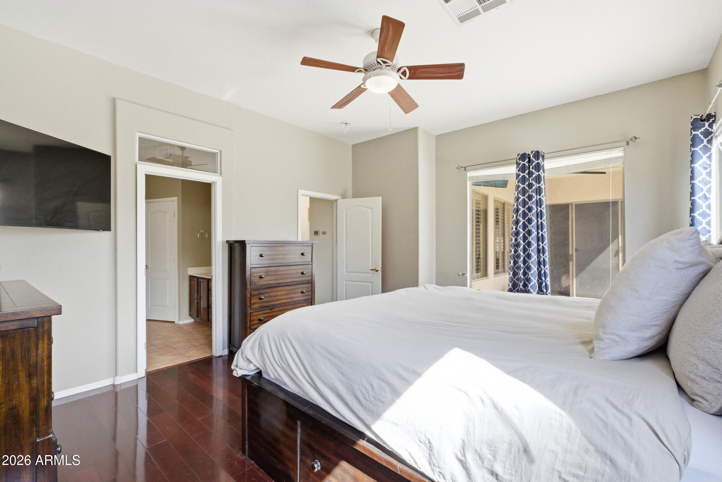 1645 E ORANGEWOOD Street