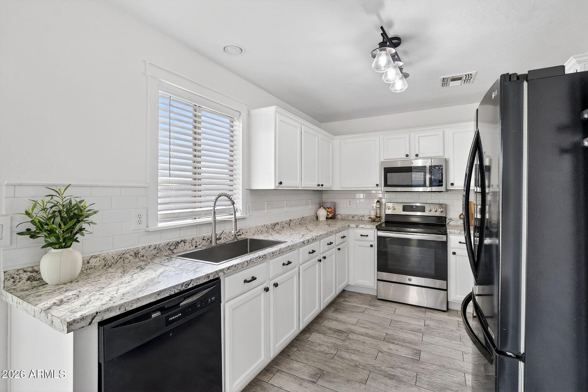 135 W ANGUS Road