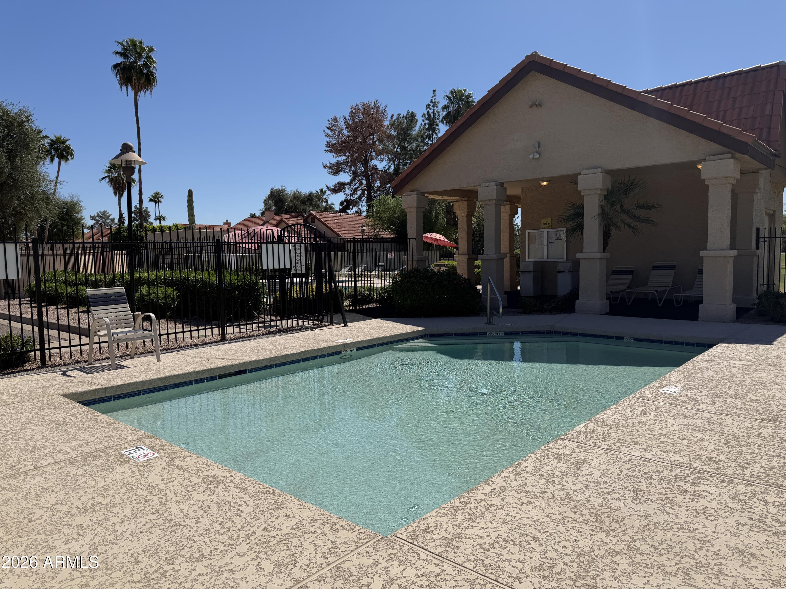 1927 E VELVET Drive