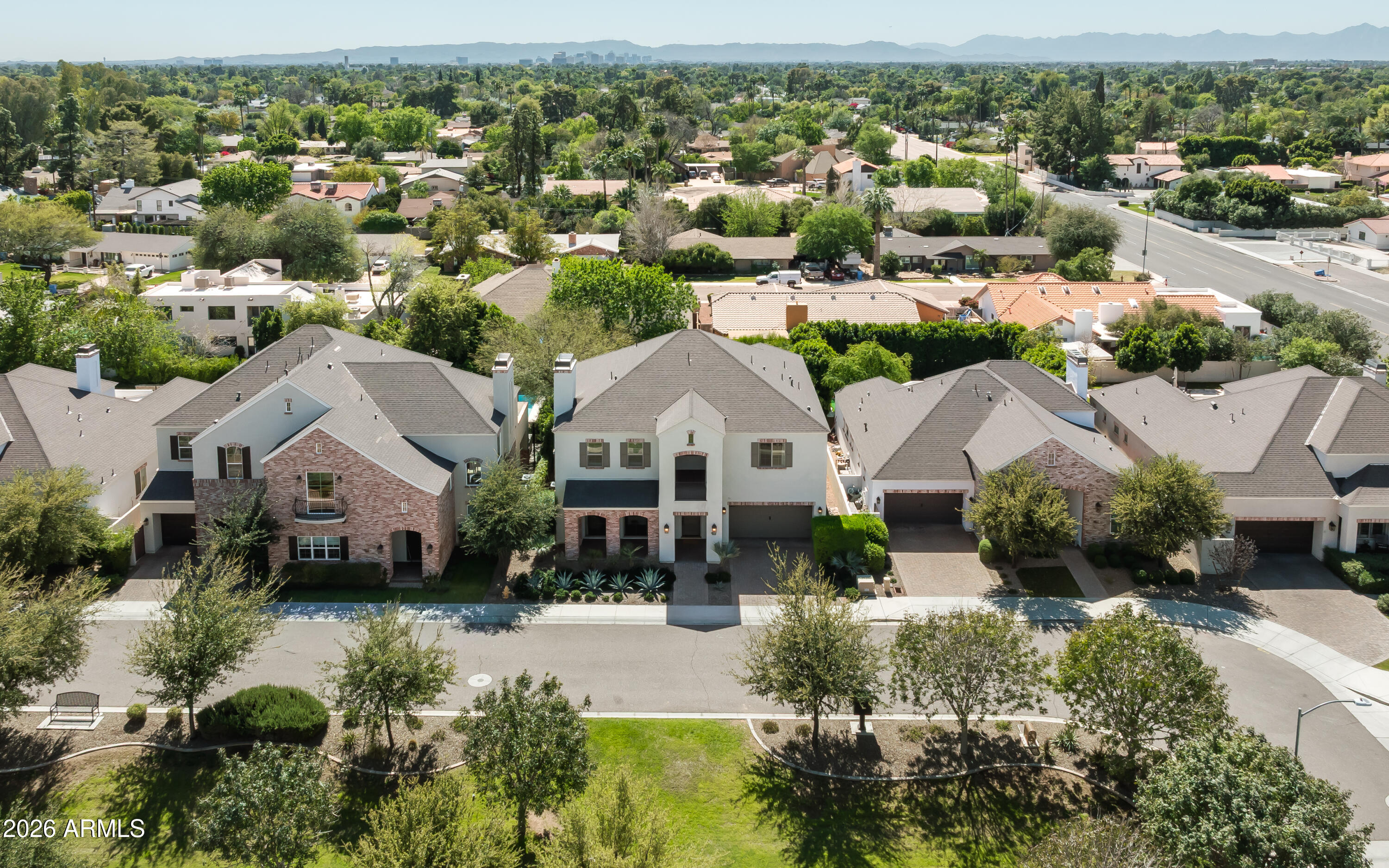 625 W Echo Lane