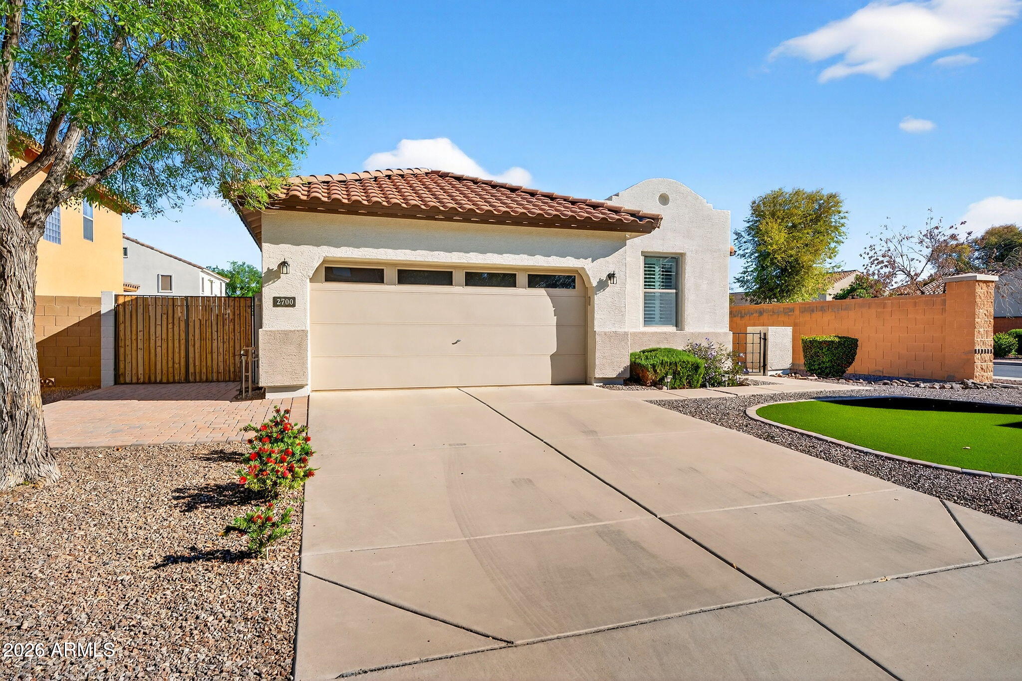 2700 E VERMONT Court