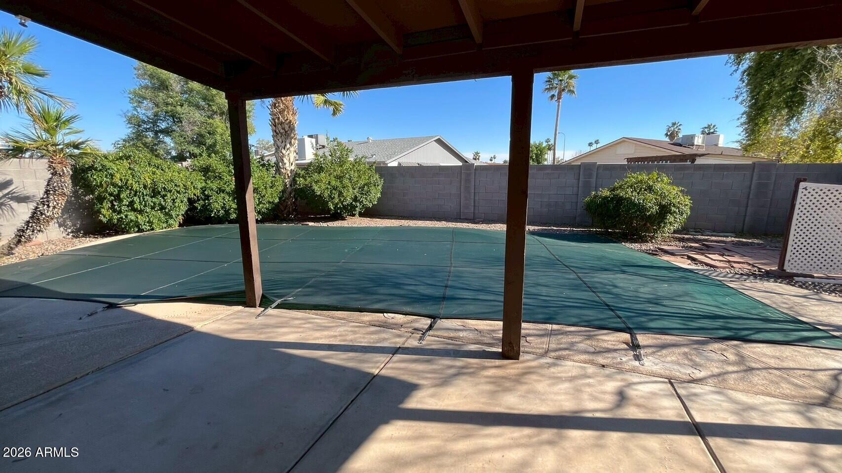 2807 W NEWTON Court
