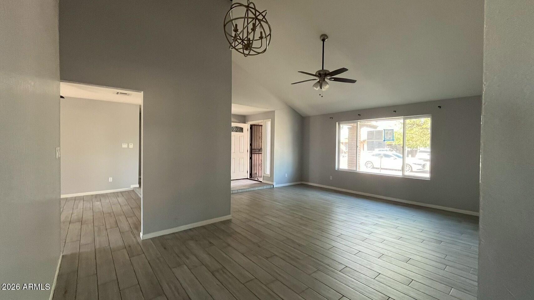 2807 W NEWTON Court