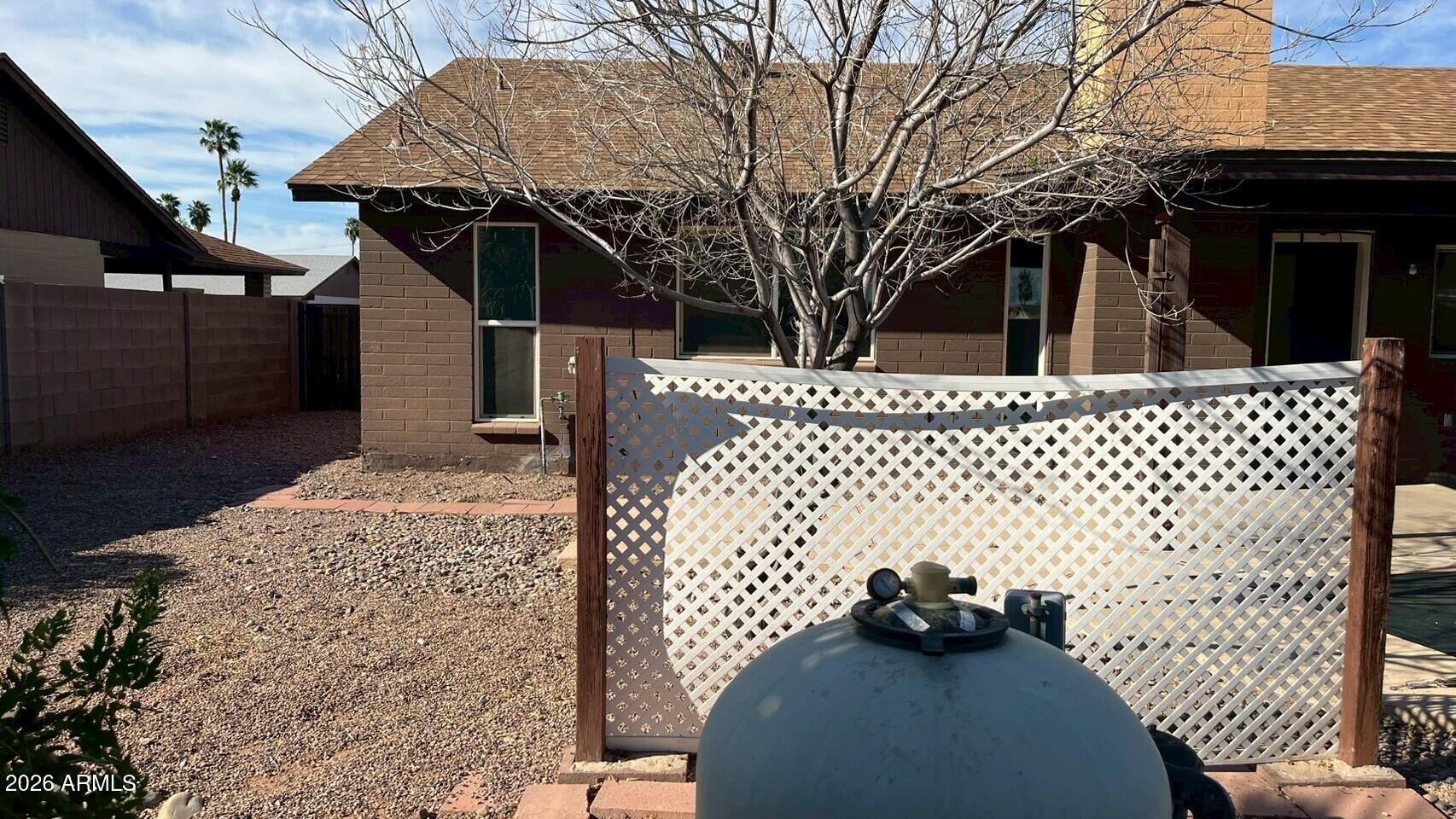 2807 W NEWTON Court