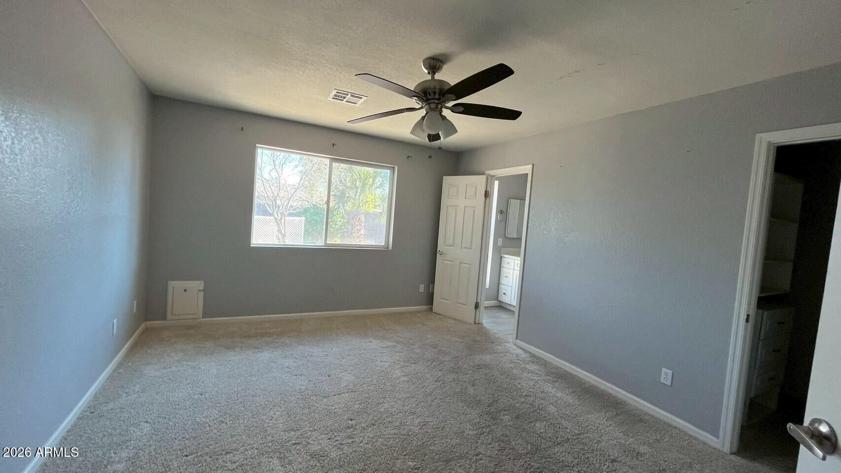 2807 W NEWTON Court
