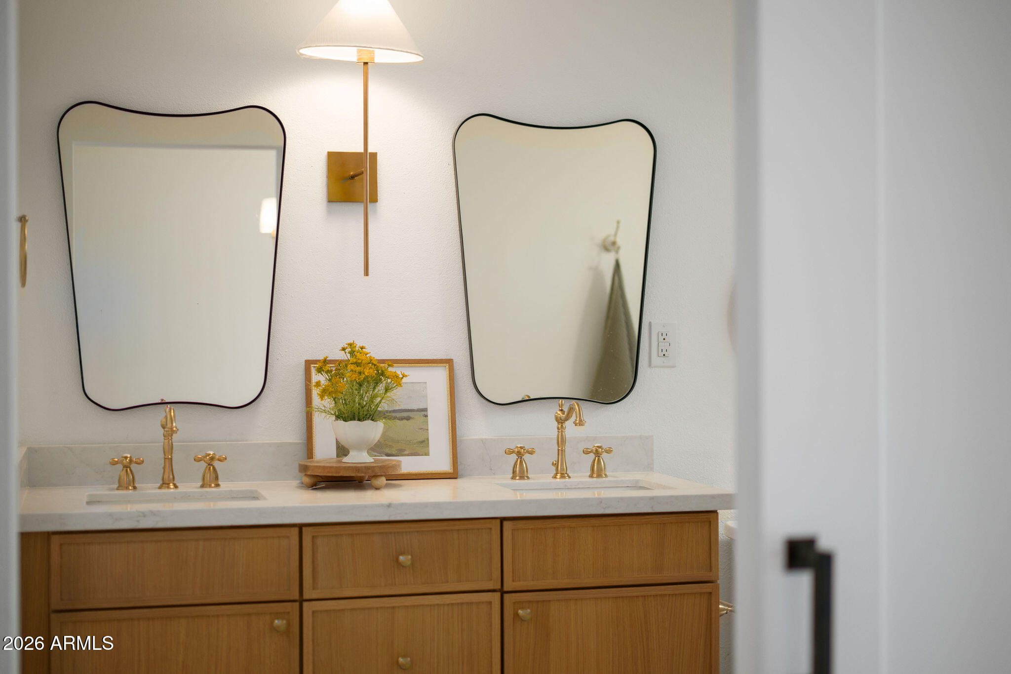 7837 E CRESTWOOD Way