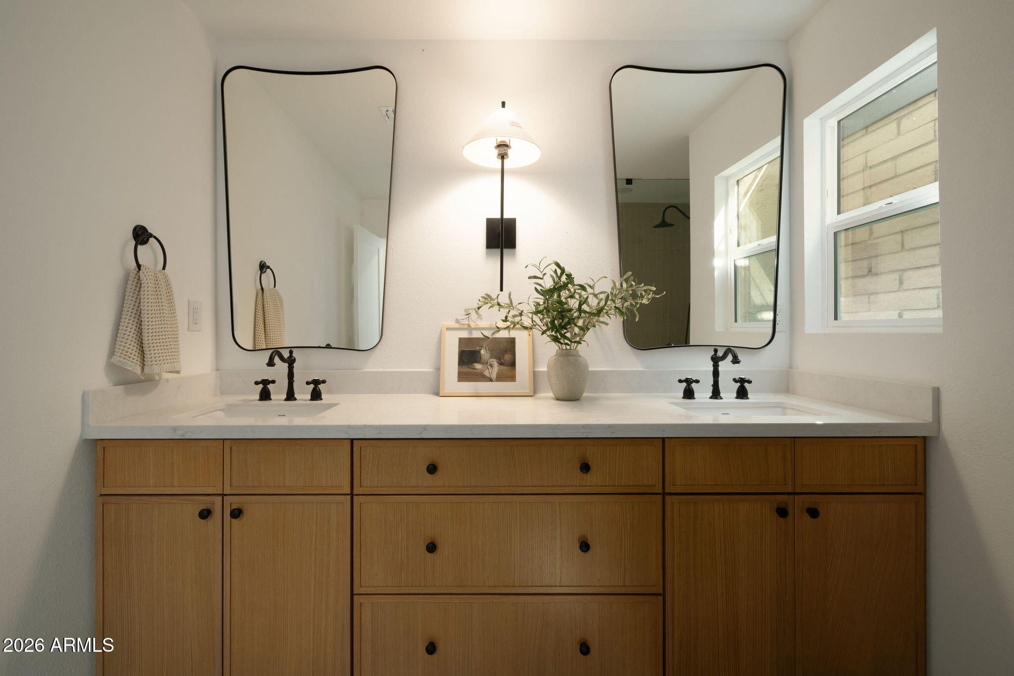 7837 E CRESTWOOD Way