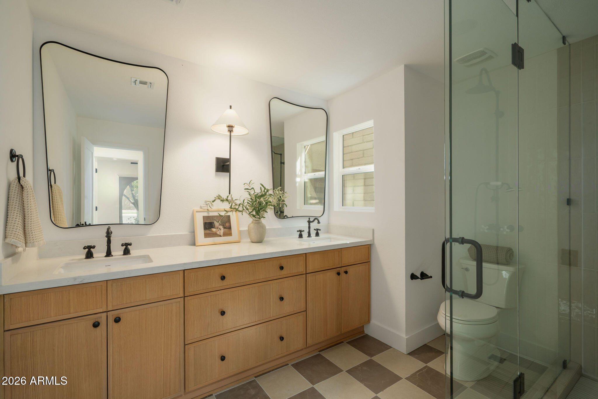 7837 E CRESTWOOD Way