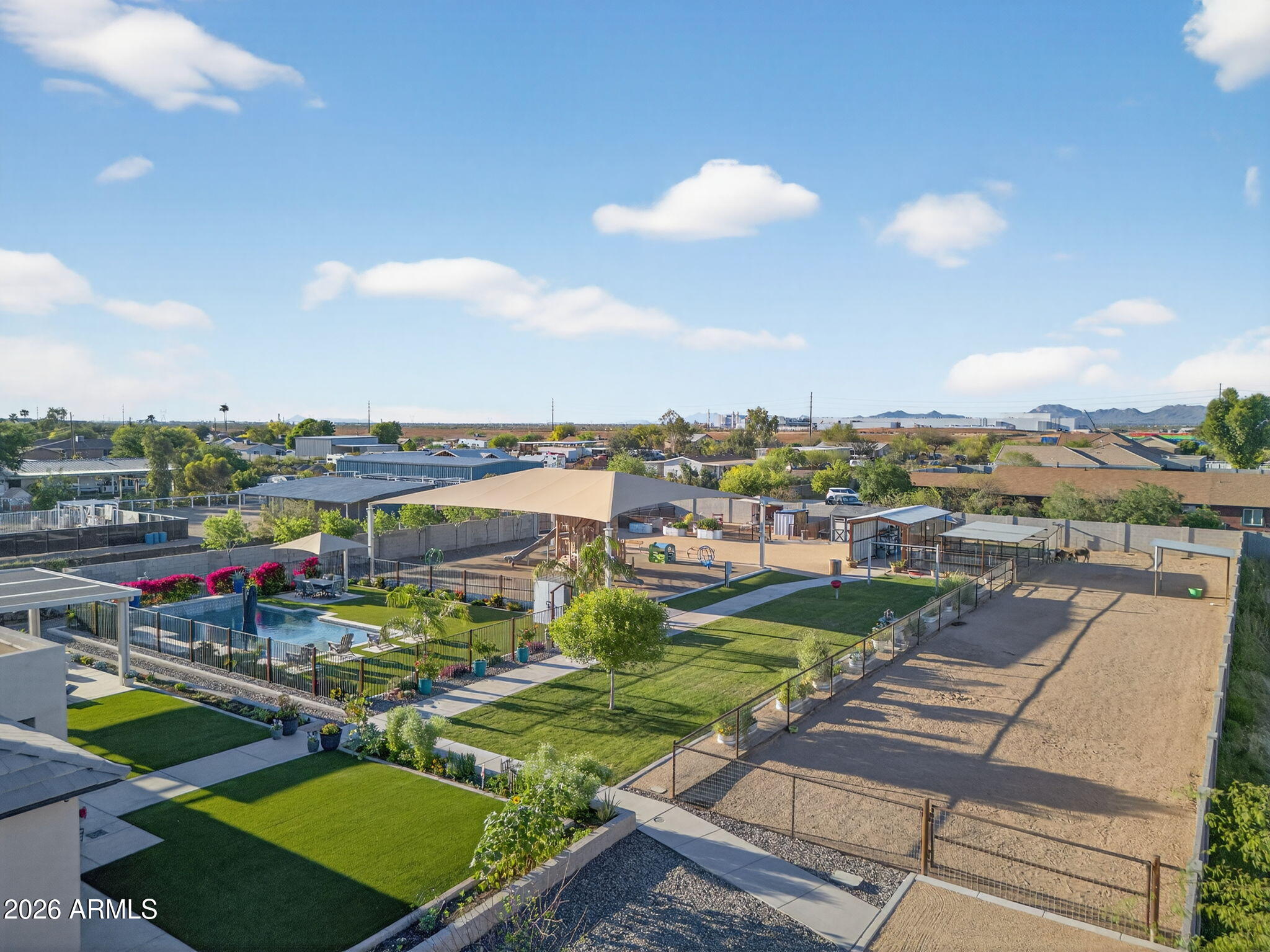 1124 E LOVELAND Lane