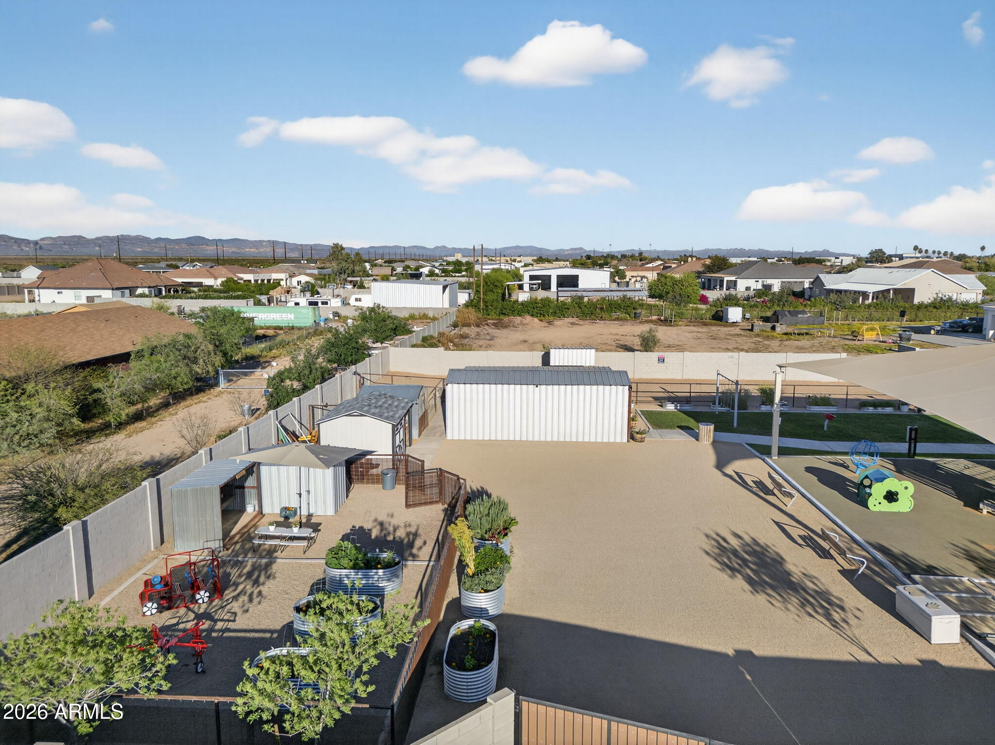 1124 E LOVELAND Lane