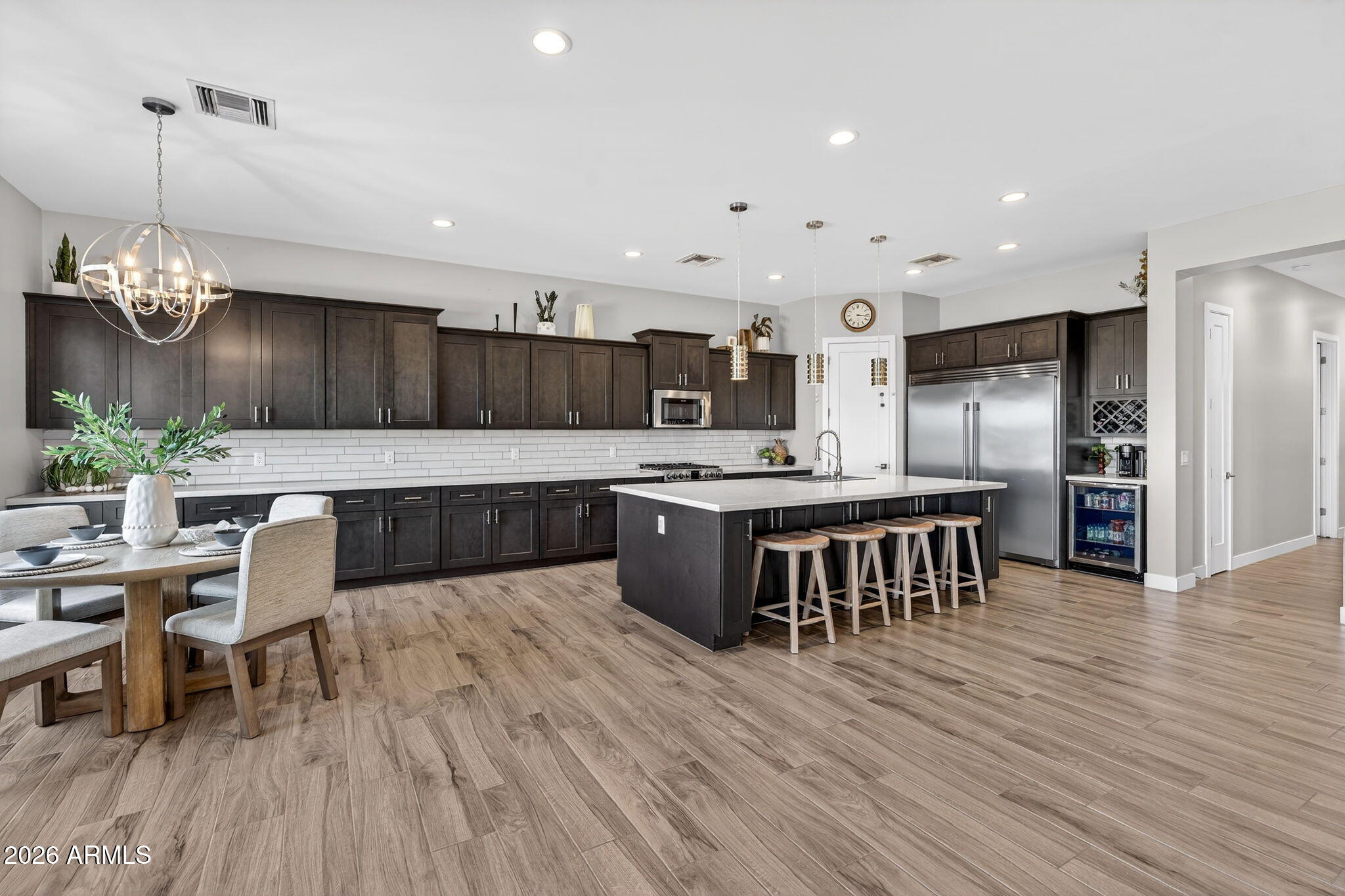 1124 E LOVELAND Lane