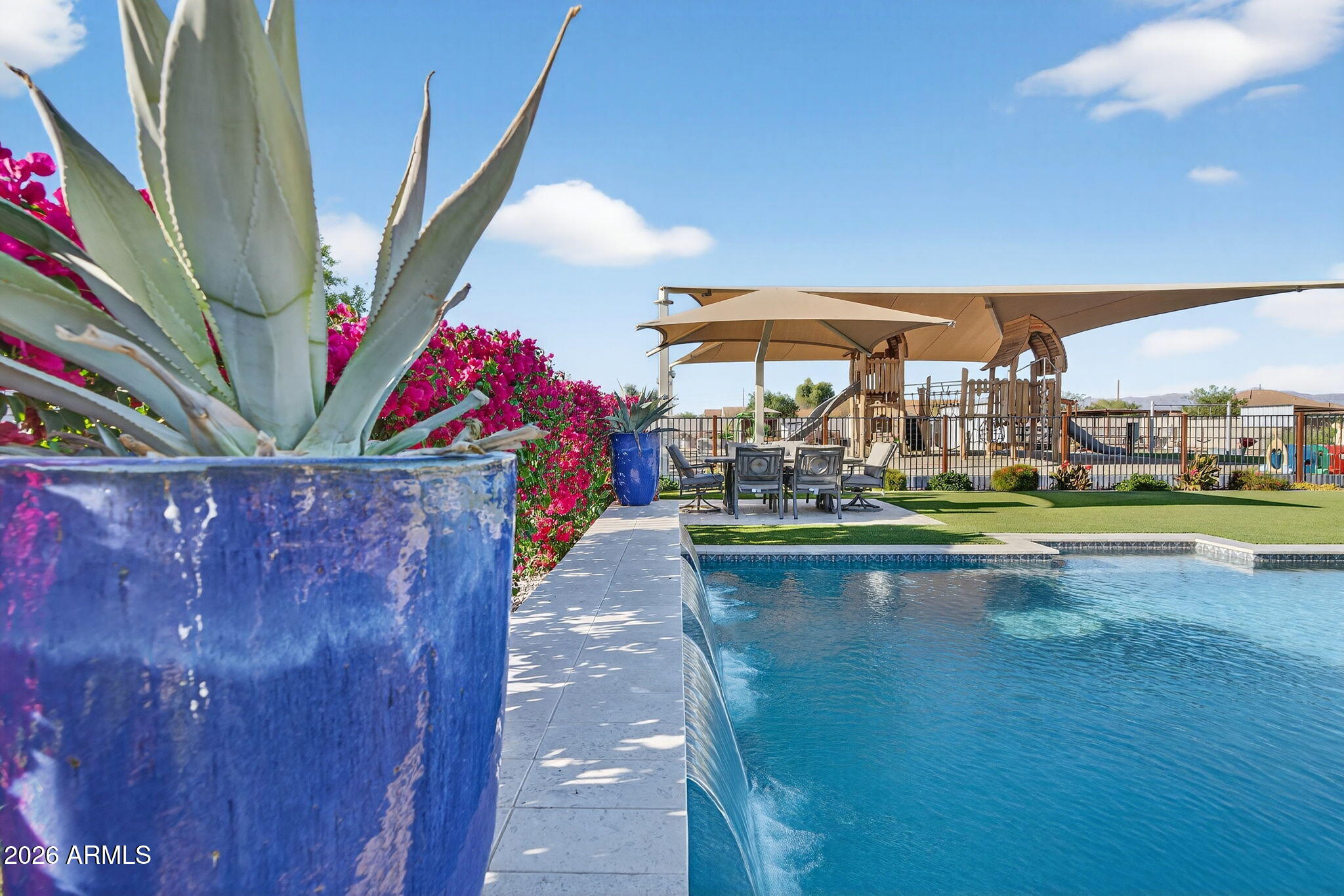 1124 E LOVELAND Lane