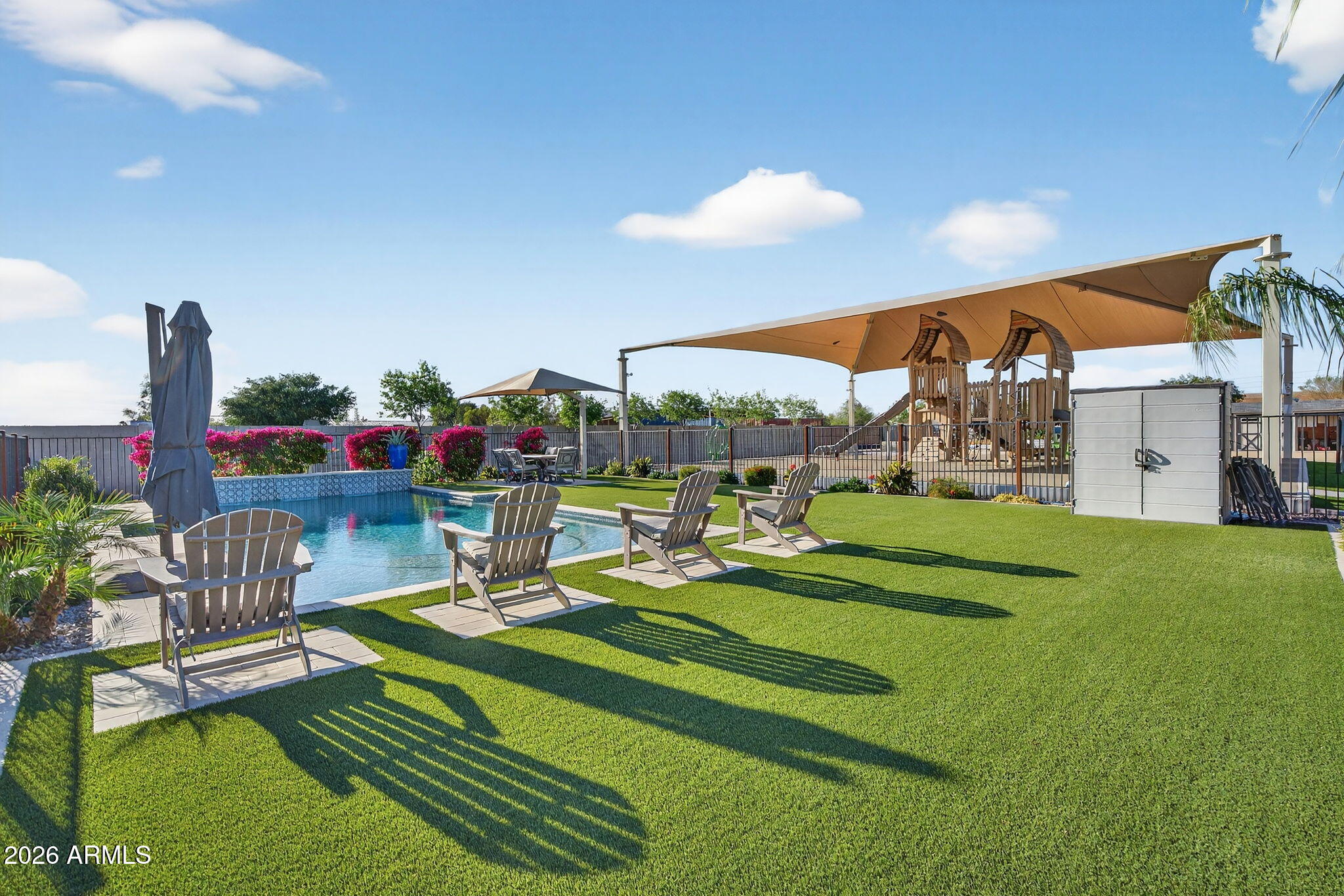 1124 E LOVELAND Lane