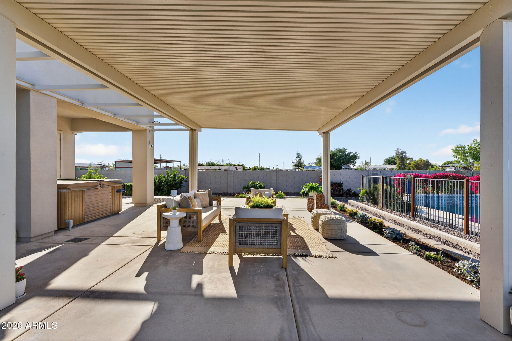 1124 E LOVELAND Lane