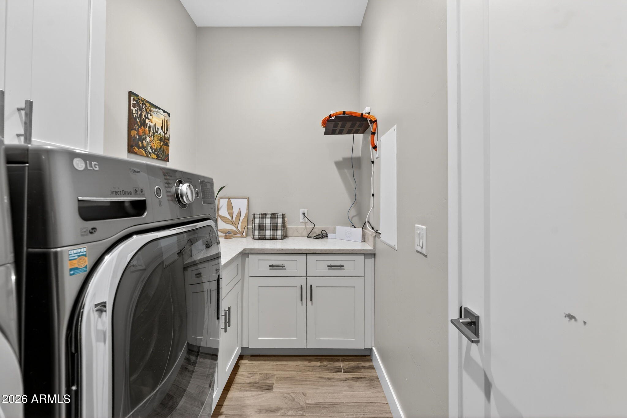 1124 E LOVELAND Lane