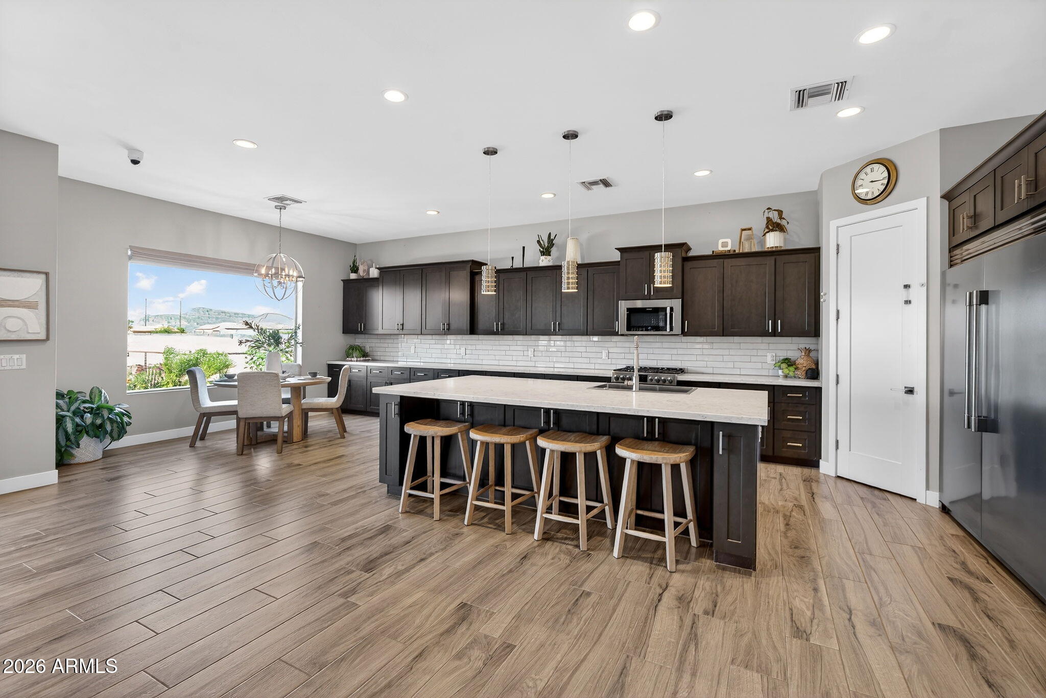 1124 E LOVELAND Lane