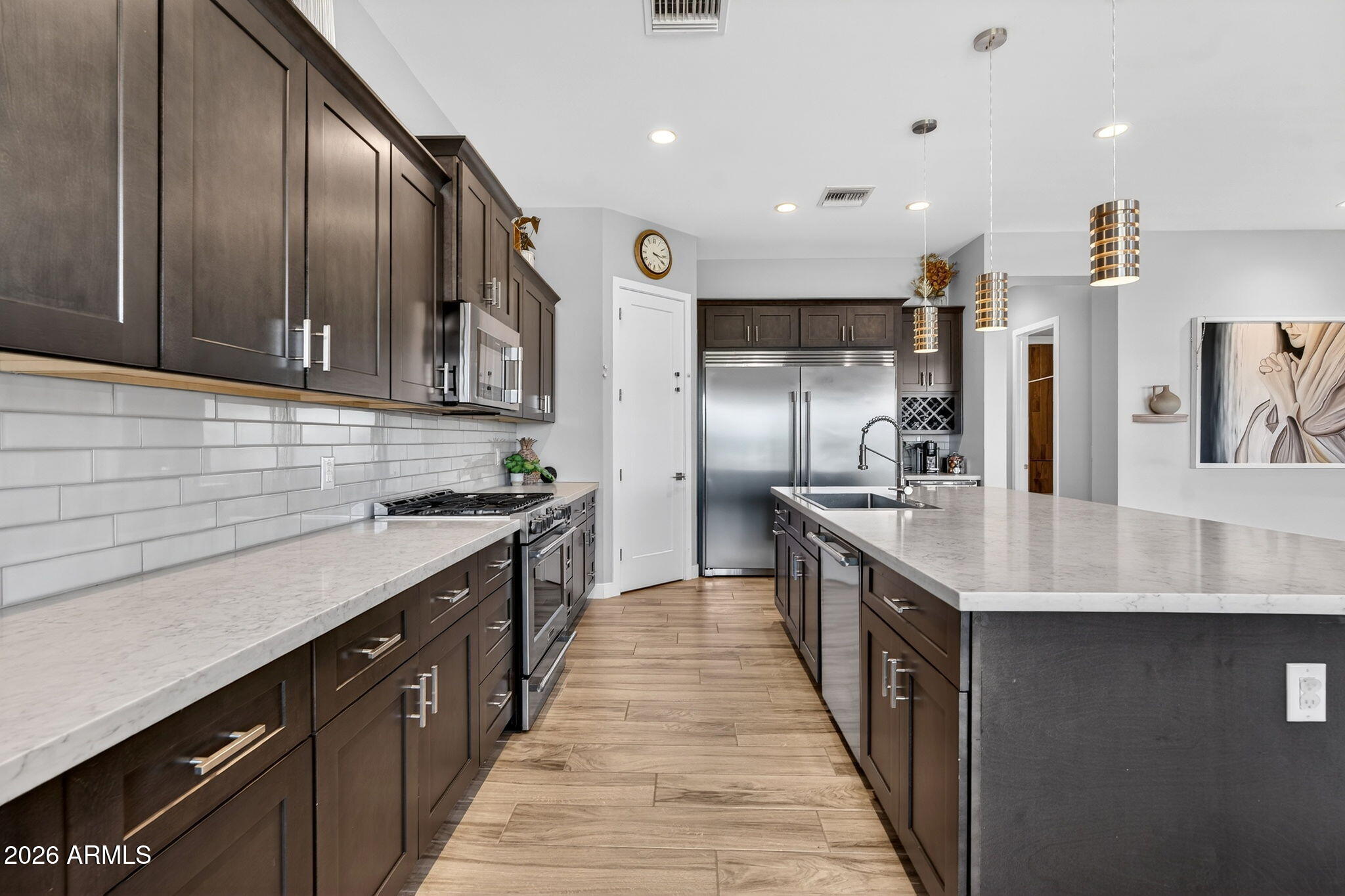 1124 E LOVELAND Lane