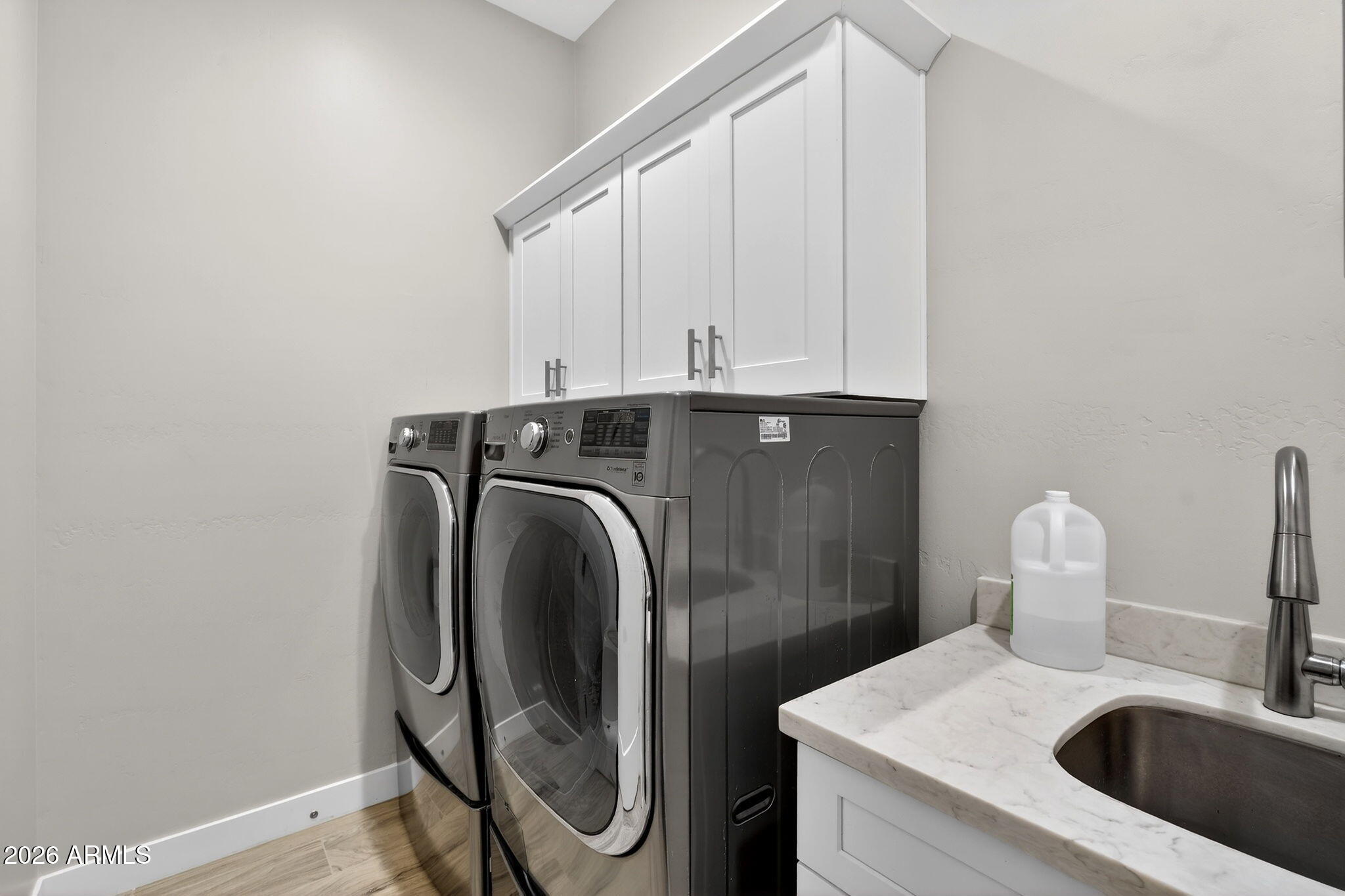 1124 E LOVELAND Lane