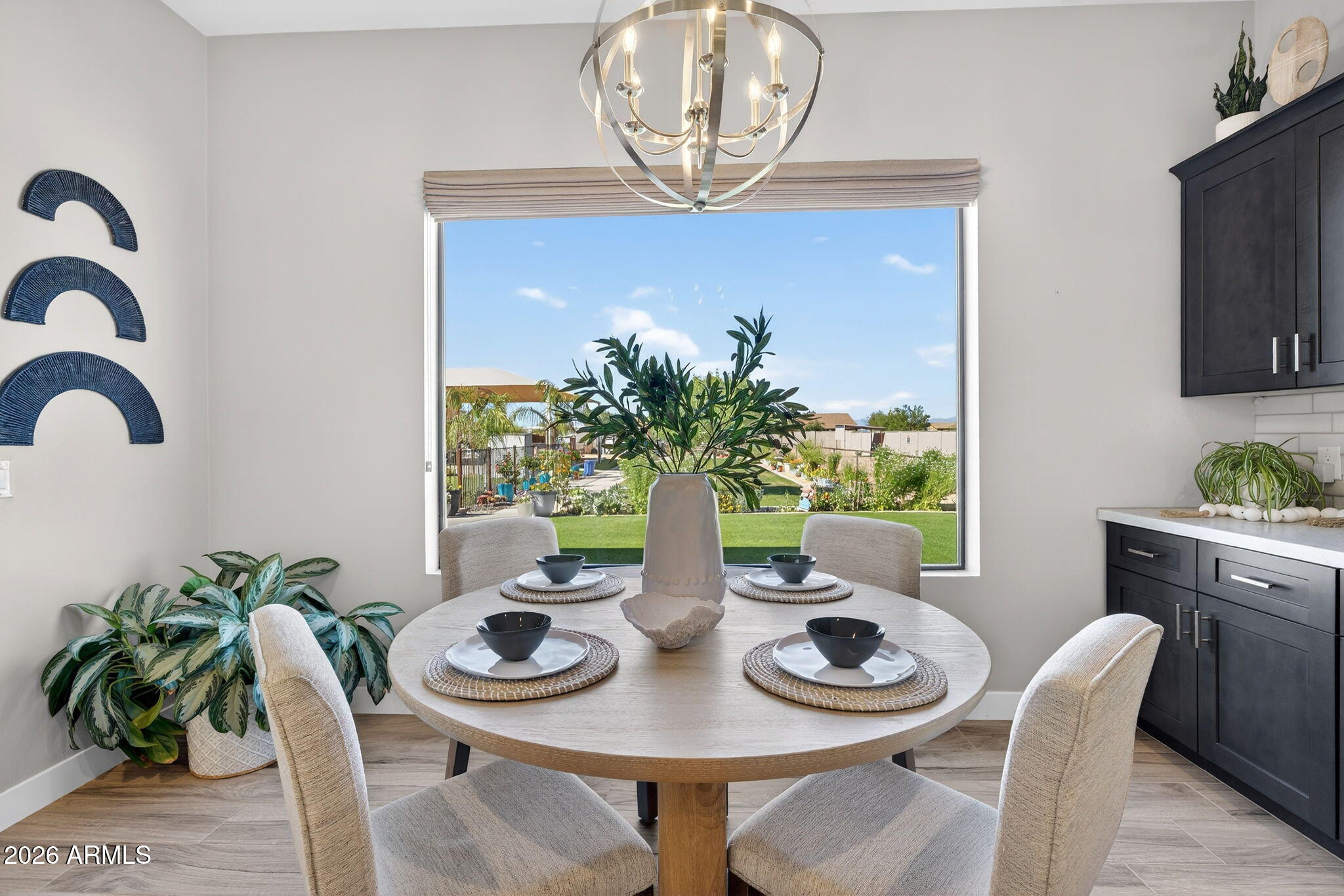 1124 E LOVELAND Lane