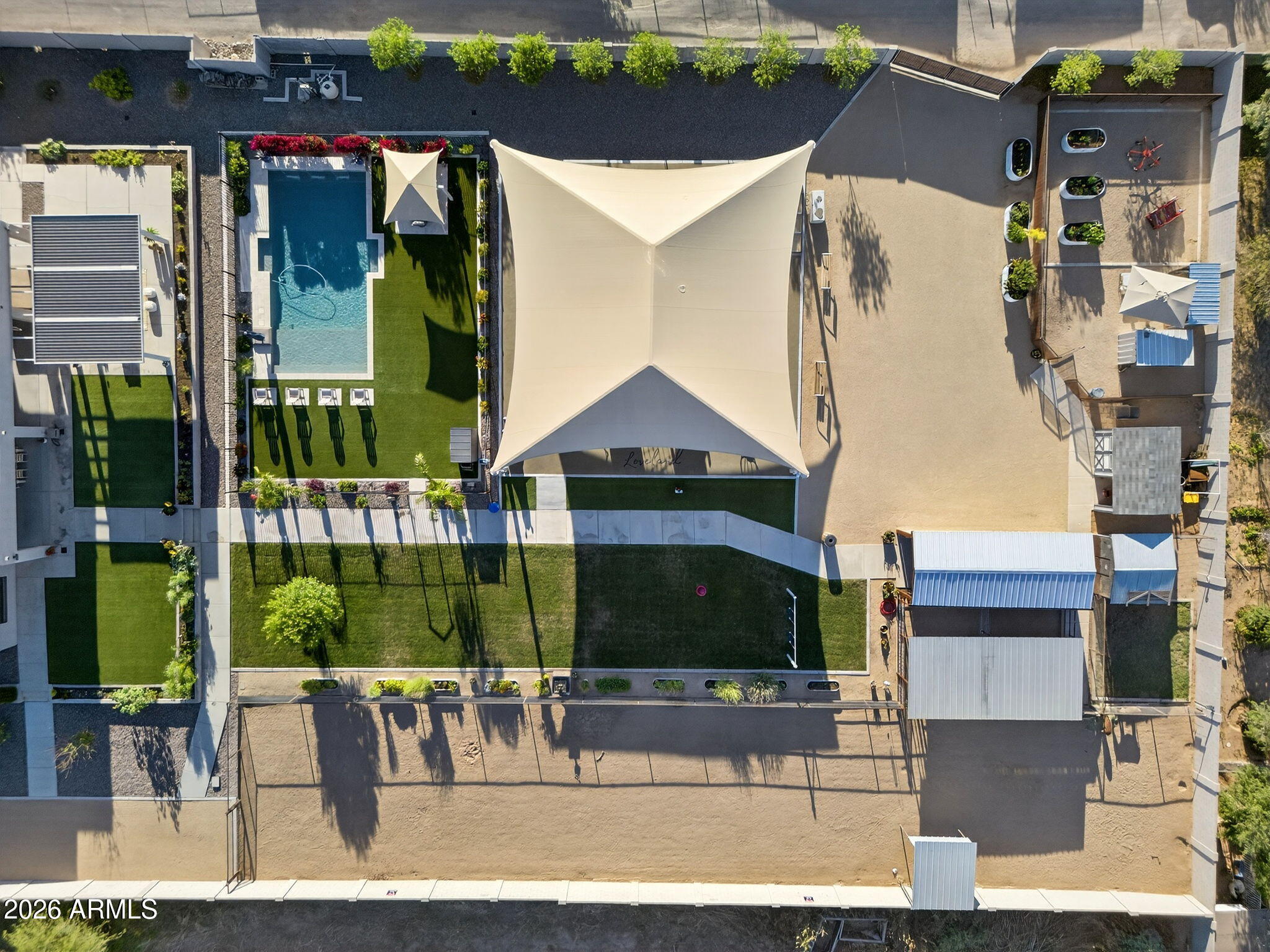 1124 E LOVELAND Lane