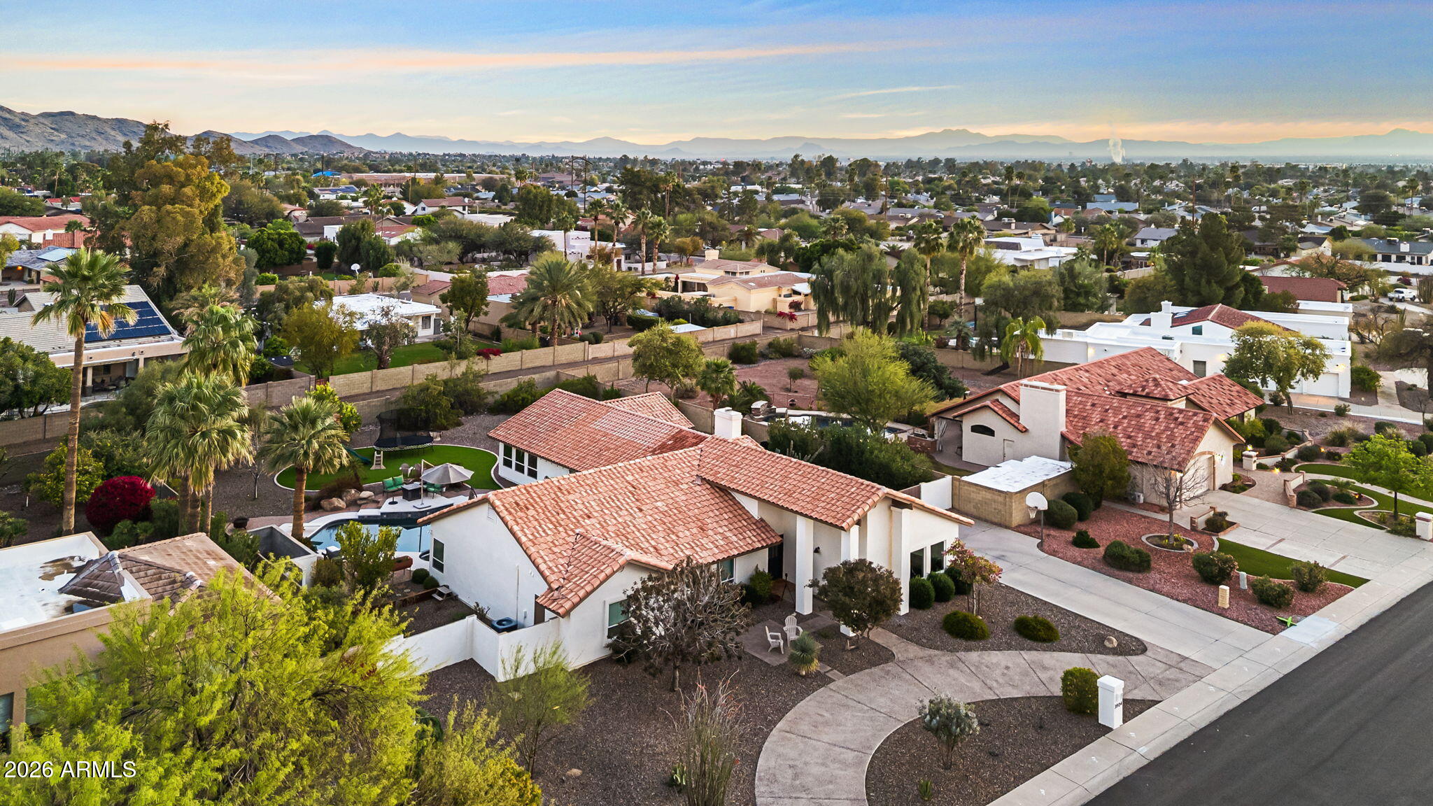 3904 E AHWATUKEE Drive