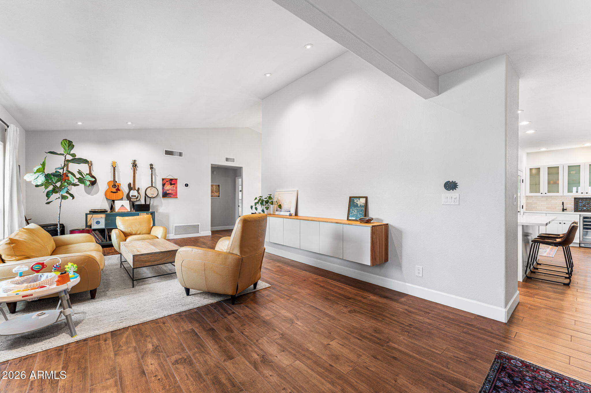 3904 E AHWATUKEE Drive