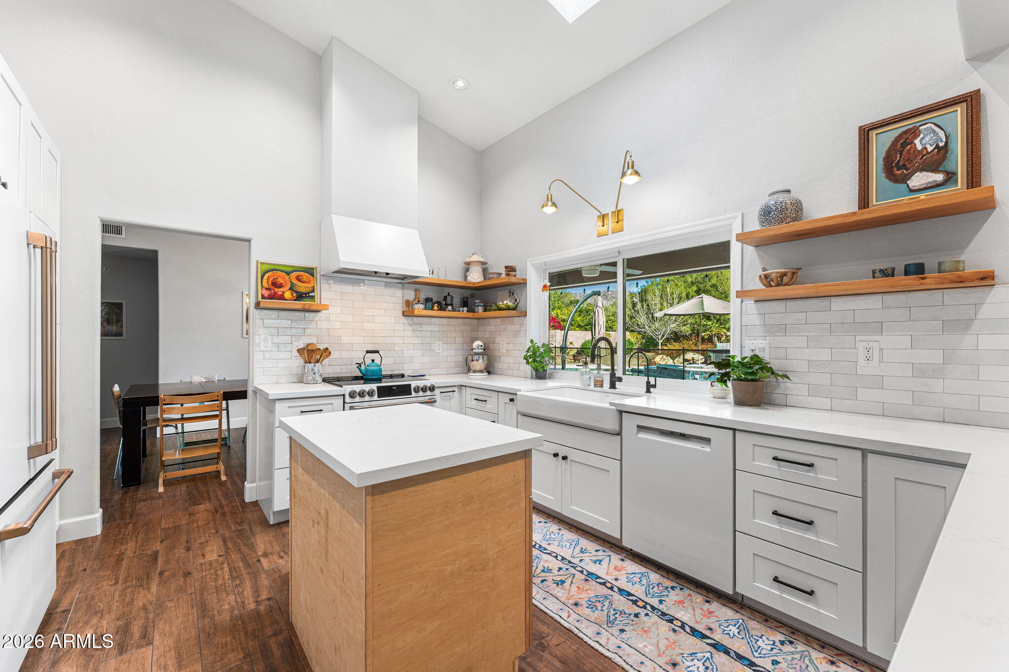 3904 E AHWATUKEE Drive