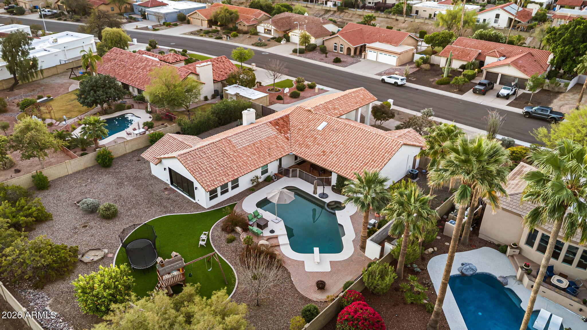 3904 E AHWATUKEE Drive